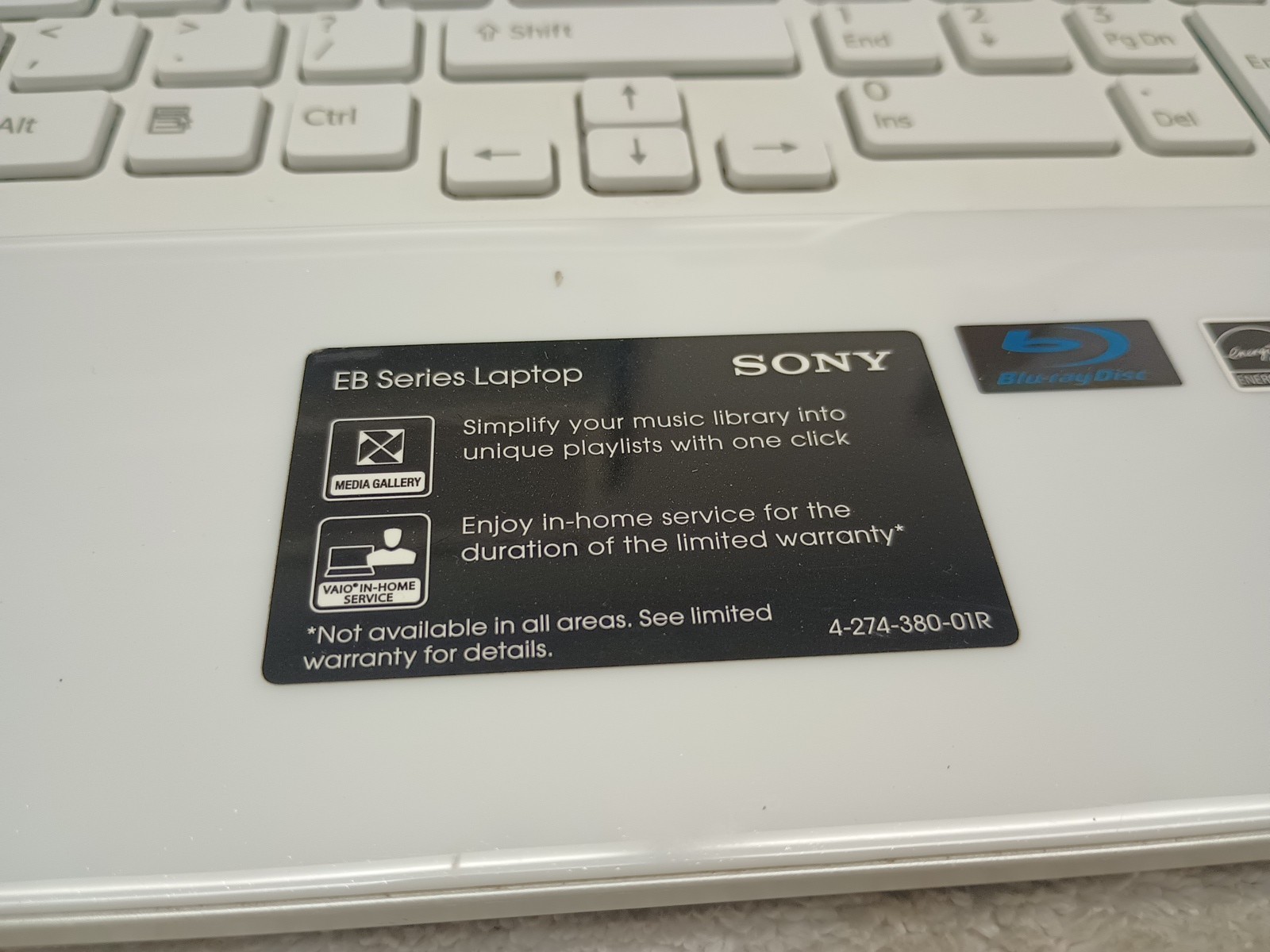 Sony Vaio VPCEB45FX Intel Core i3-380M 2.53GHz 4 GB 320Gb HDD Windows 7