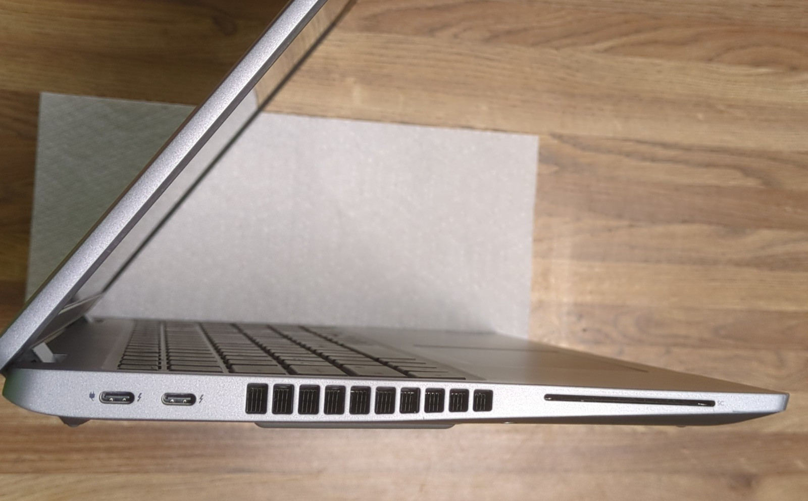 Dell Precision 3560 Laptop i5-1145G7 8GB 3200mhz – No SSD Excellent Battery cond