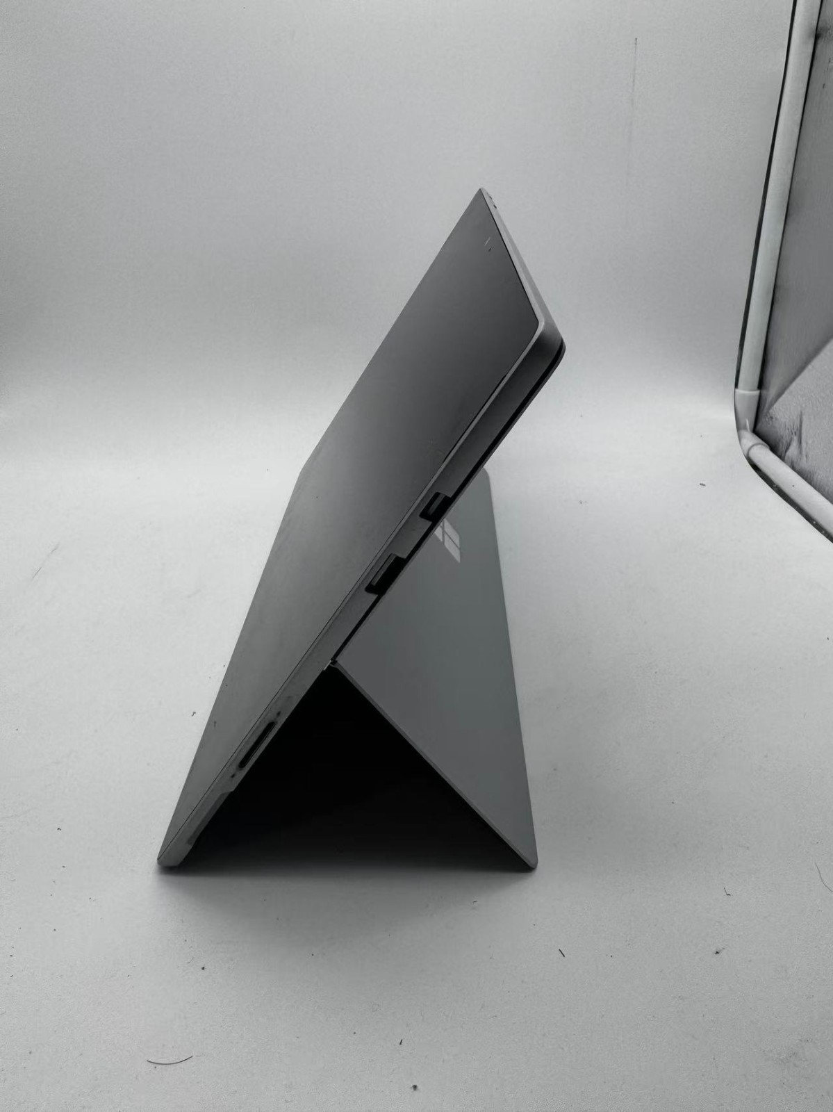 Microsoft Surface Pro 5th Gen 1807 12.3″ Tablet 128GB, Intel i5, LTE – Silver
