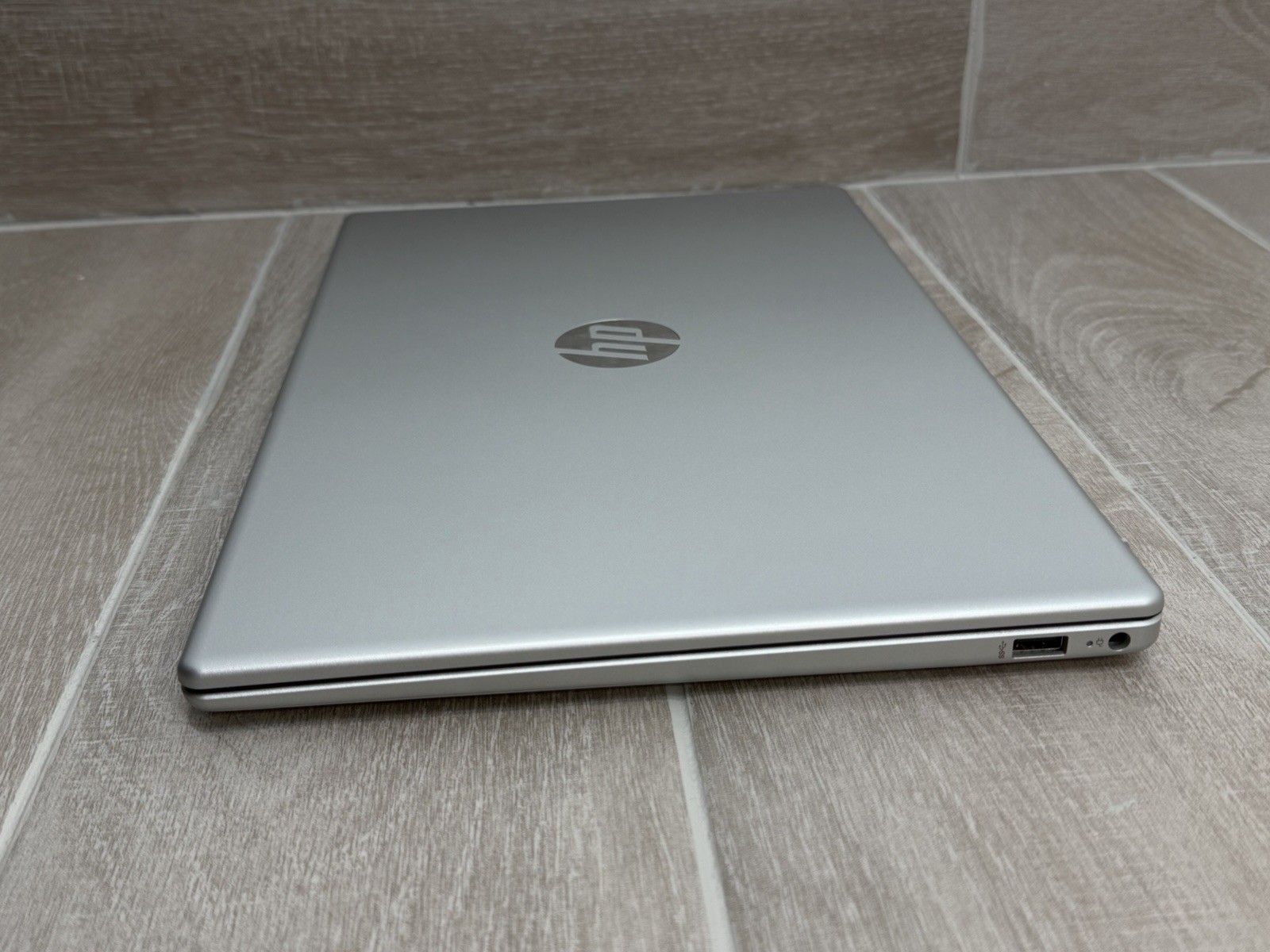 HP 15-FC0025WM 15.6″ Touch Laptop Ryzen 5 7520U 8GB RAM 256GB NVMe SSD Win-11