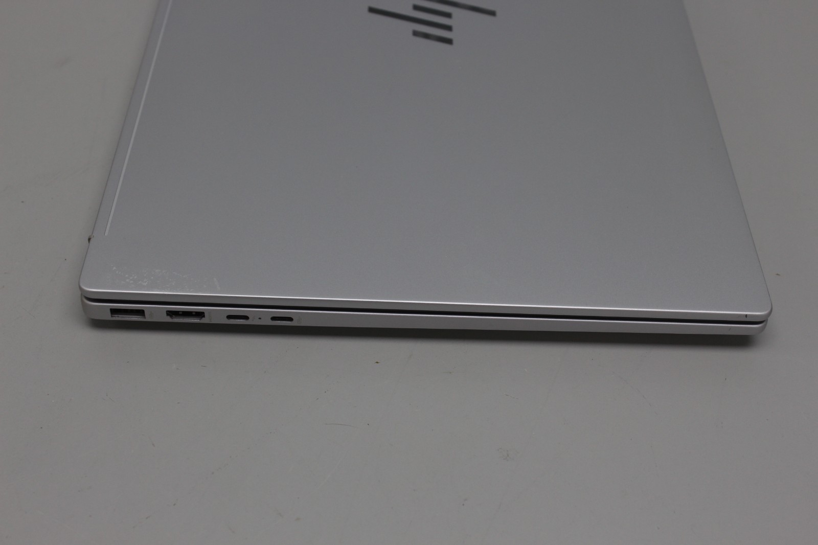 HP 17-dd0033dx 17.3″ (2TB, Core Ultra 7 4.8GHz, 2.40GHz, 32GB) Laptop – silver