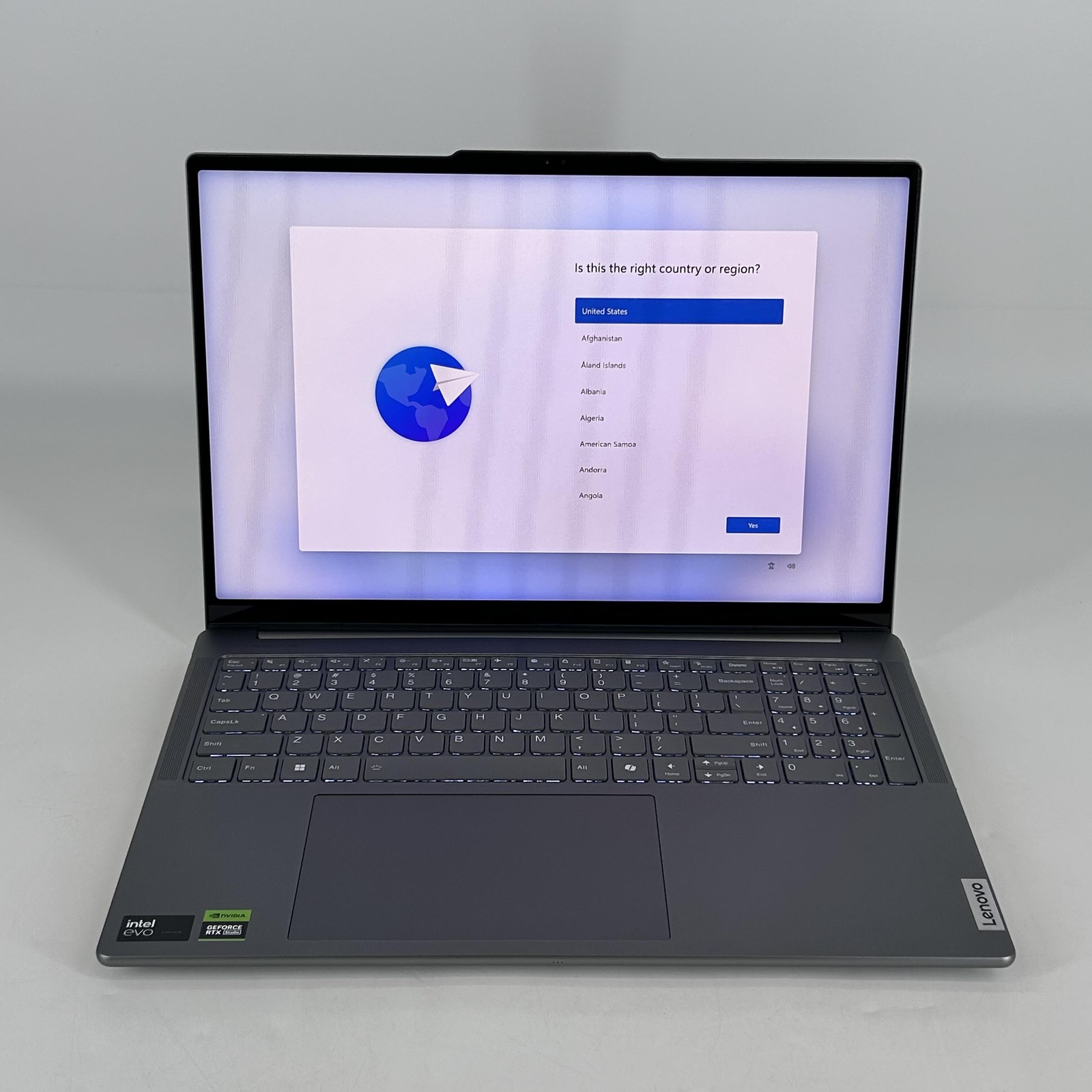 Lenovo Yoga Pro 9i 16 QHD+ TOUCH 2.3 GHz Ultra 9 185H 32GB 1TB SSD RTX 4060