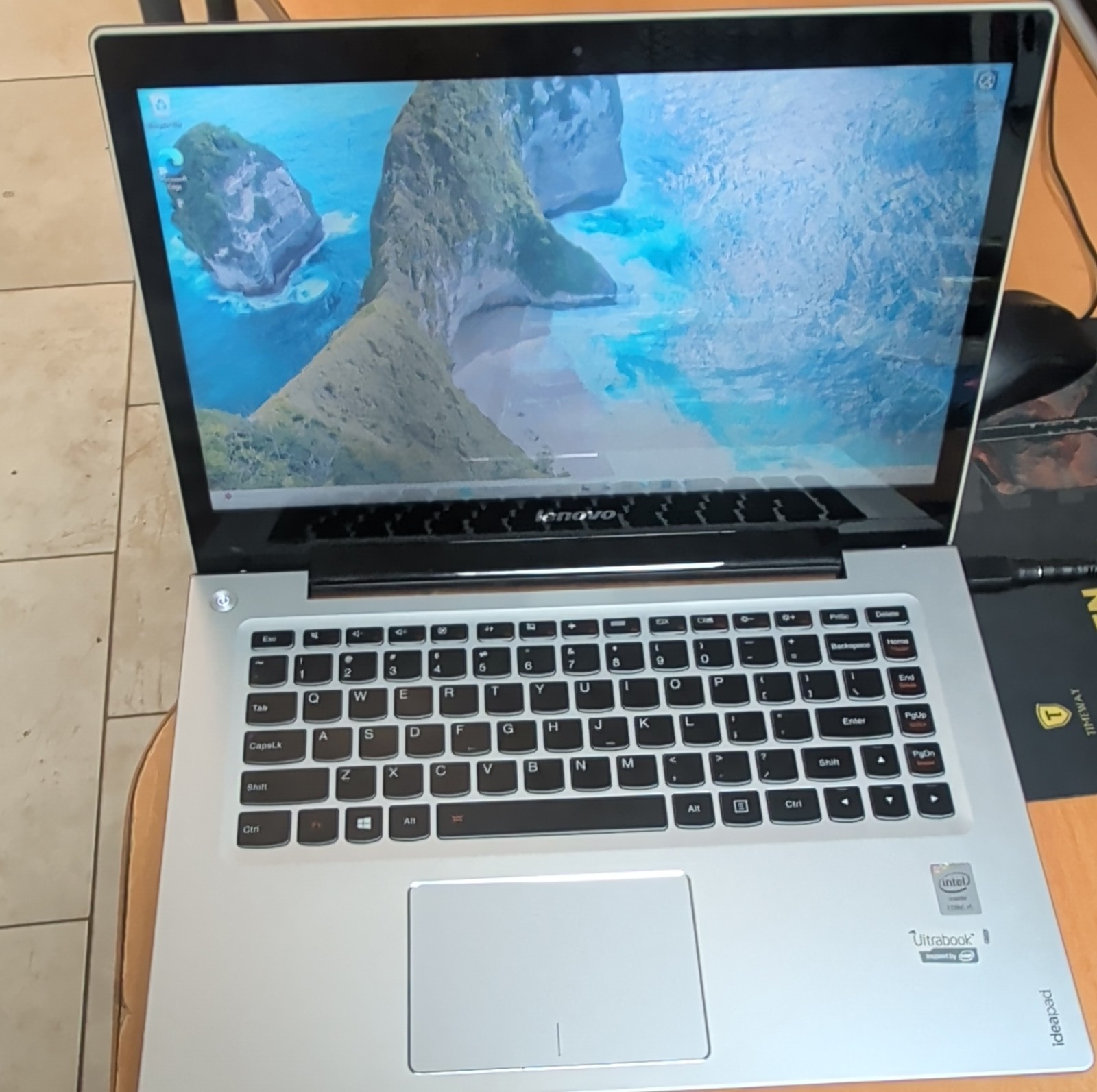 Lenovo IdeaPad Ultrabook Touch Screen Intel Core i5-4210U 8GB 112GB SSD 14.