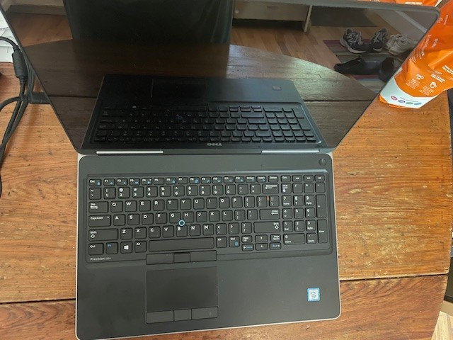 Dell Precision 7520 15.6″ XEON CPU E3-1545M V5 @2.9GHz 32GB, 512 SSD
