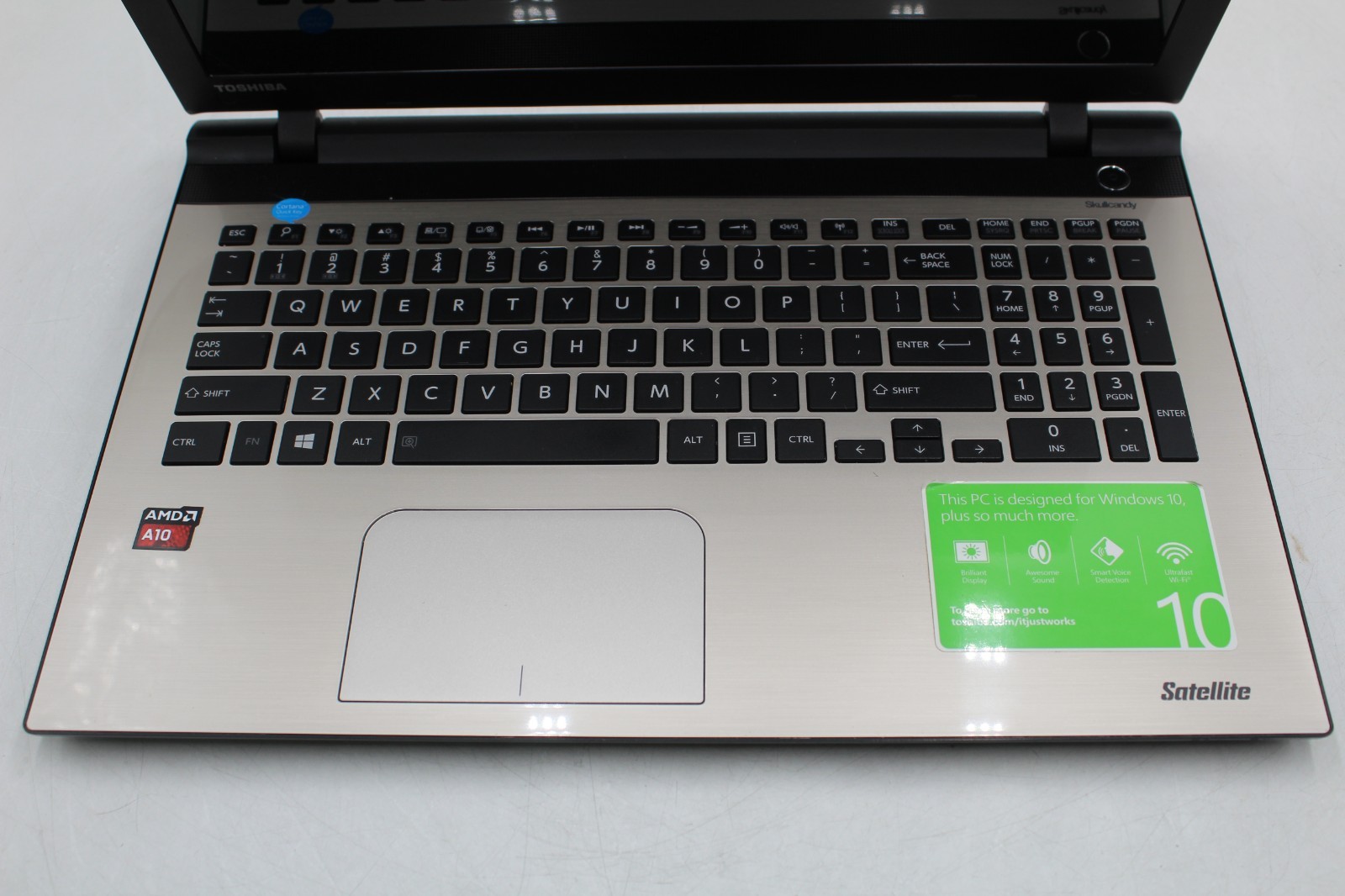 Toshiba Satellite L55D-C 15.6in 1 TB HD 8 GB RAM AMD A10-8700P Radeon 6 No OS