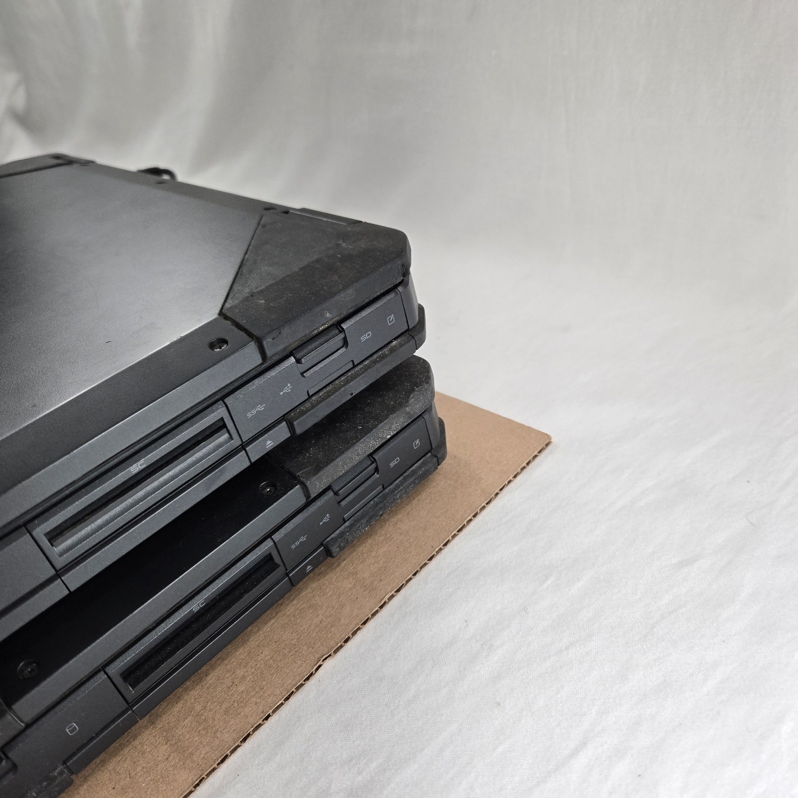 Lot of (2) Dell 14 Rugged 5404 i7-4650U 1.7GHz 8GB RAM No SSD/OS – READ