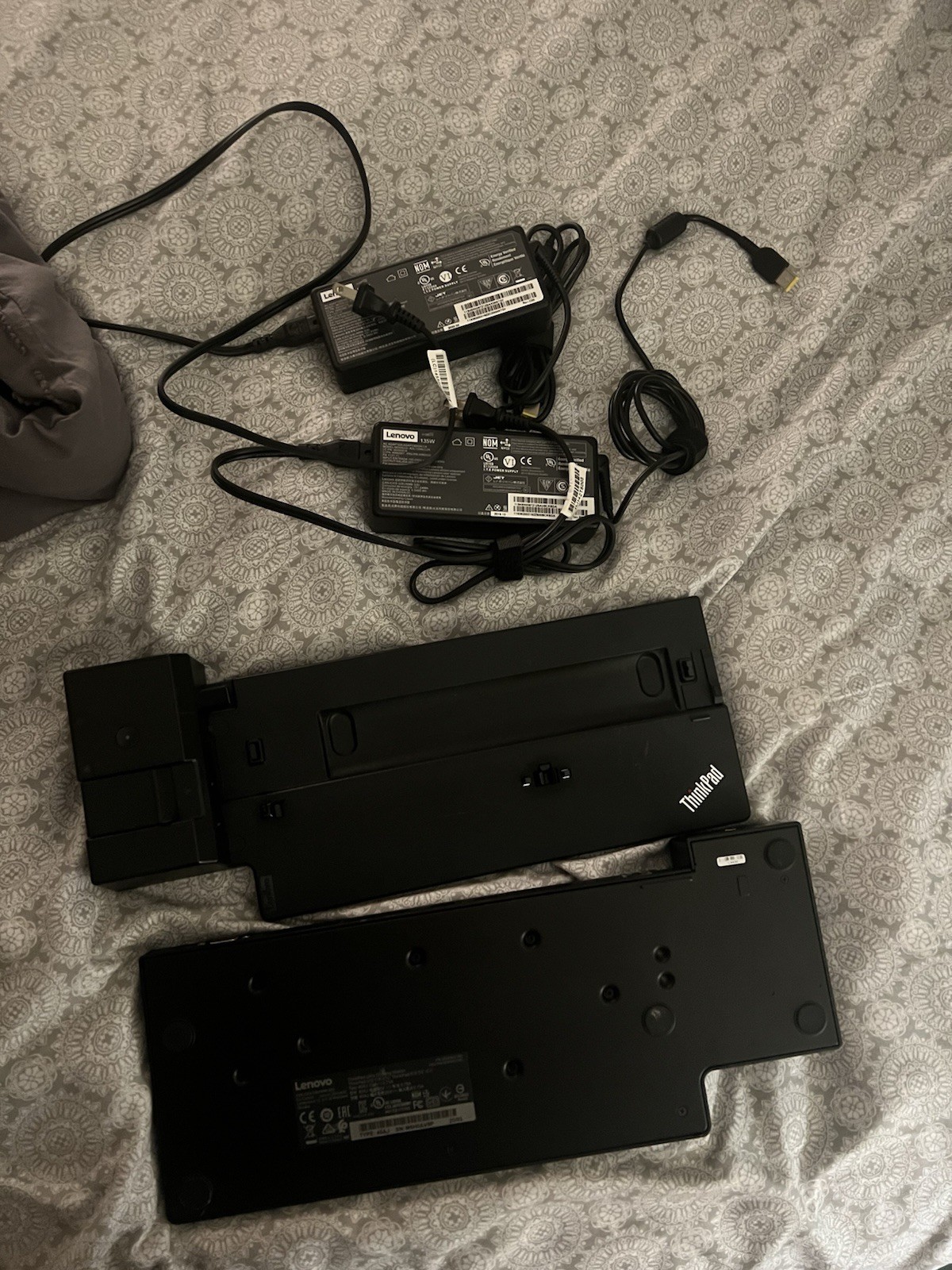 💻 Lenovo ThinkPad T14 Laptop + 2 Lenovo 40AJ Ultra Docking Stations