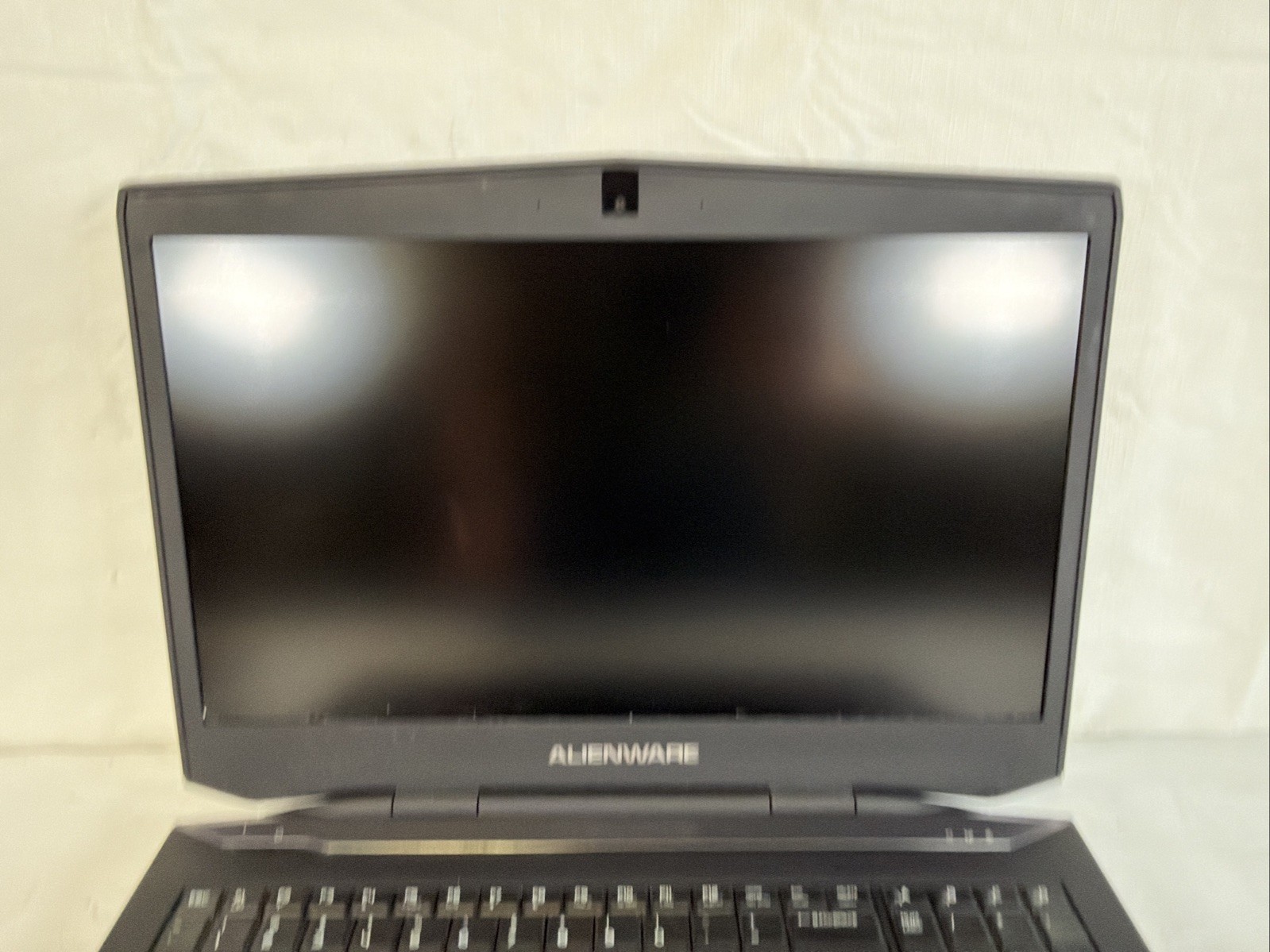 Alienware 17 P18E Gaming i7-4900MQ 32GB RAM GTX 770M 17″ 256 GB NVMe Win 11 Pro