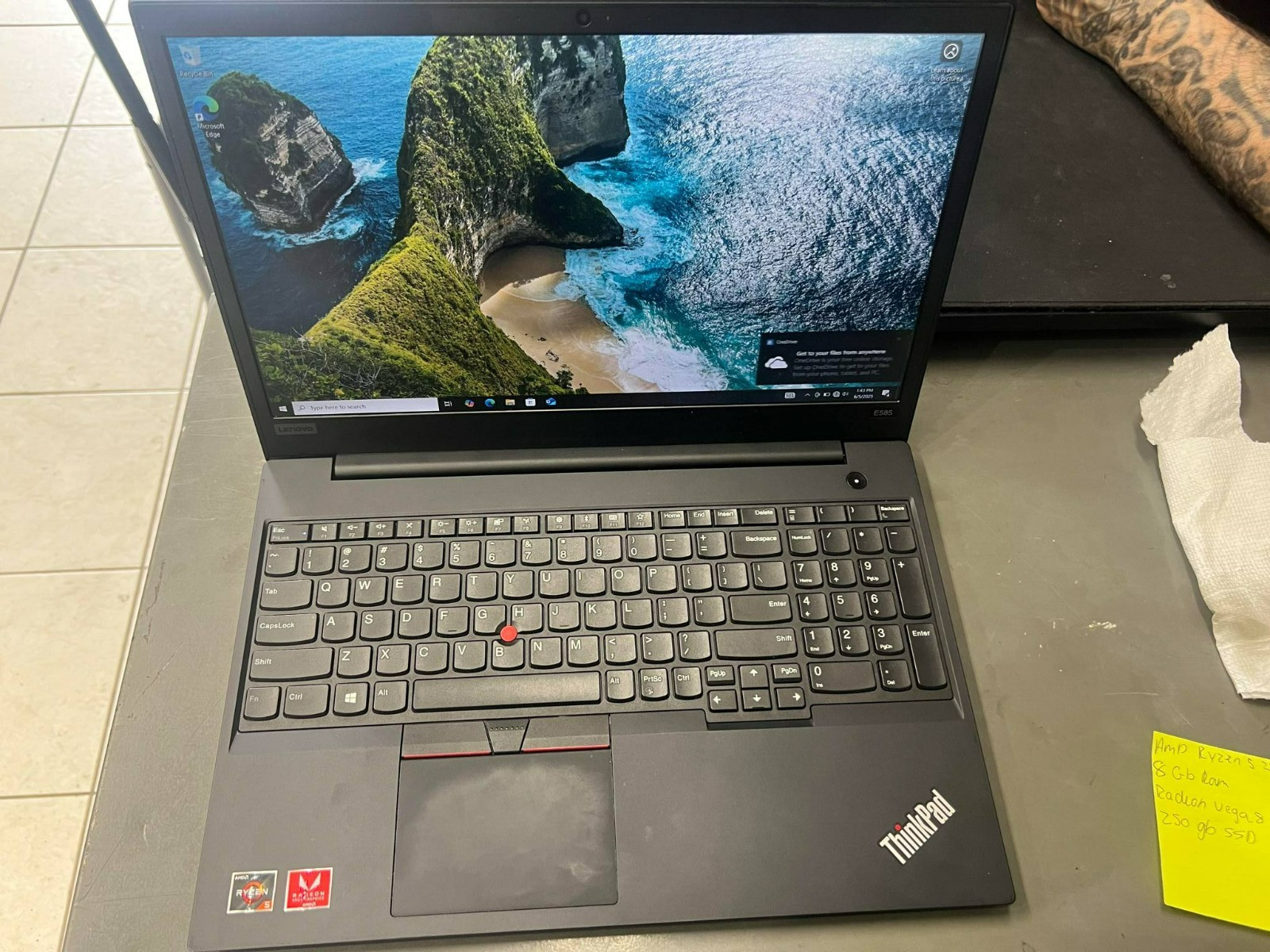 Lenovo ThinkPad AMD Ryzen 5 2500U 8GB RAM, 250GB SSD, W11Pro