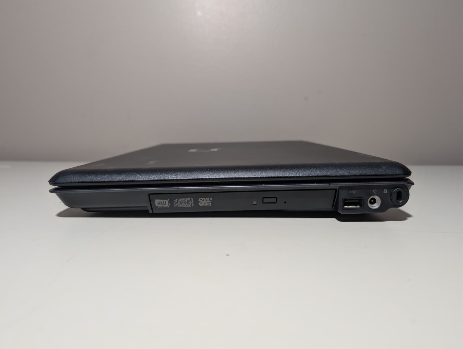 15″ HP Compaq Presario F700 | AMD X2 4GB RAM 128GB SSD | NVIDIA Win 7 Pro DVD+RW