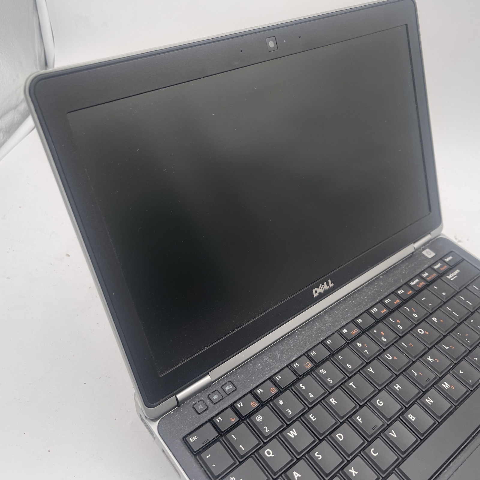 Dell Latitude E6230 Intel Core i5-3320M @ 2.60 GHz 8GB NO HDD