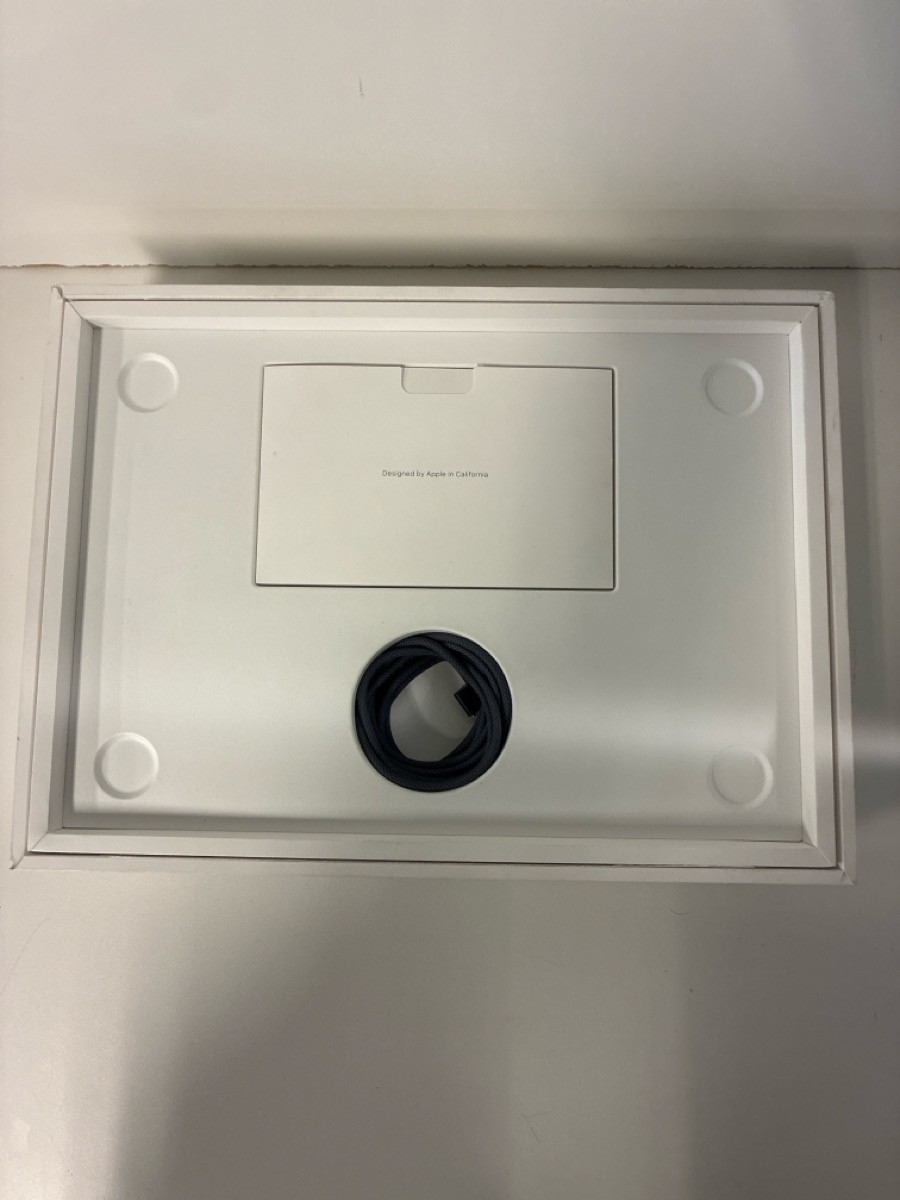 APPLE MACBOOK AIR A2681 (P18029585)