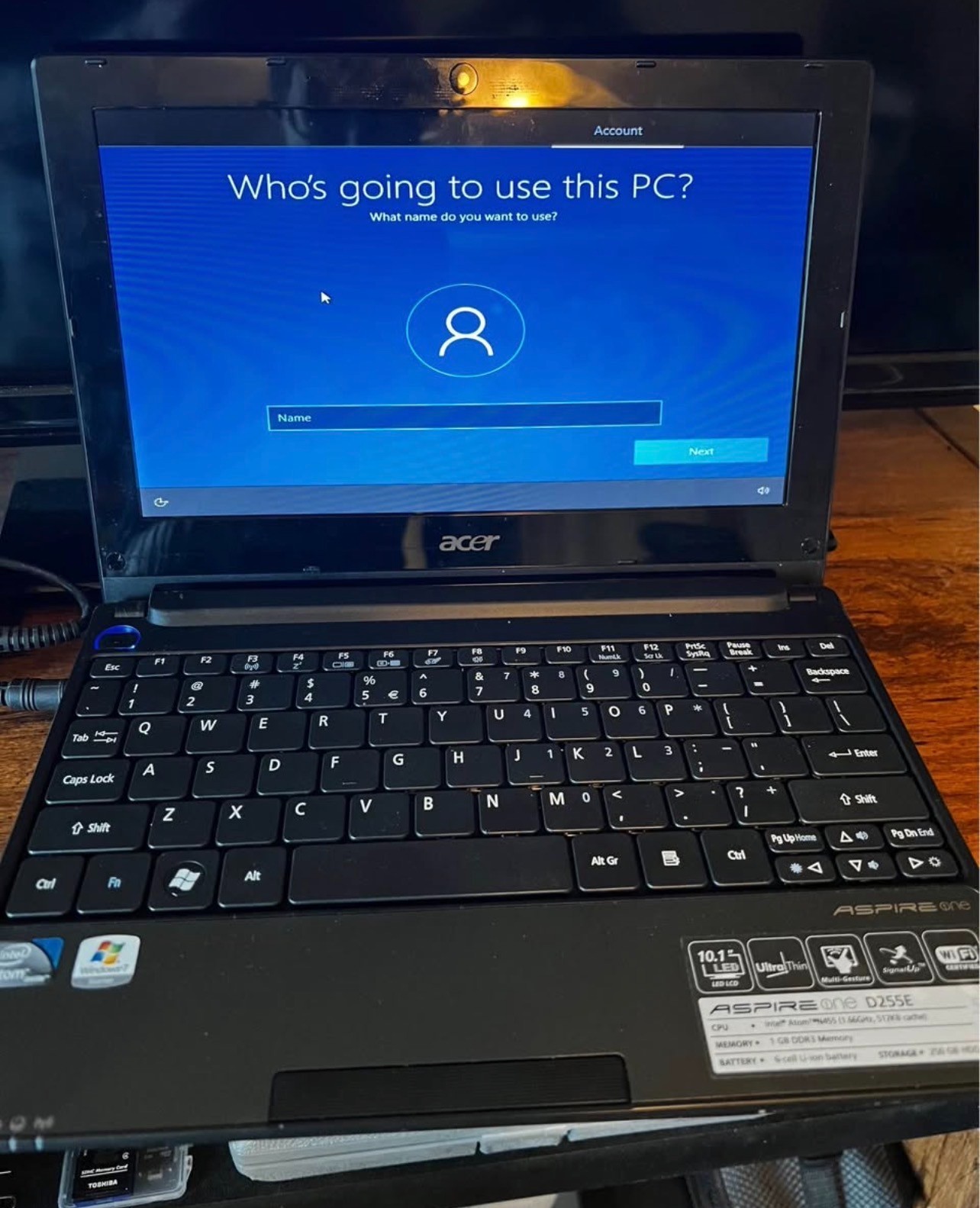 Acer Aspire One D255E 10.1″ Netbook (Intel Atom N455 1GB 250GB HDD) | READ DESC.