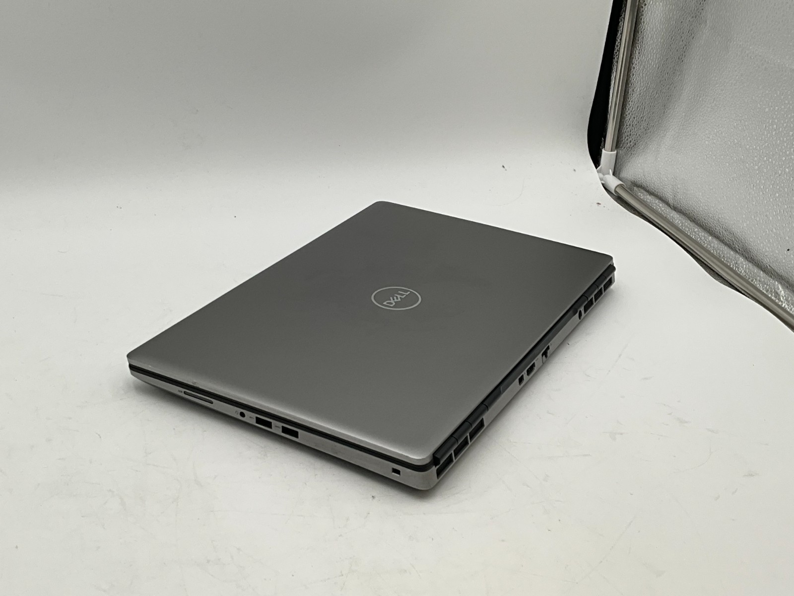 DELL Precision 7560 i7-11850H 2.50g 64GB 1tb T1200 15.6″ WIN11 Laptop FJDF2J3