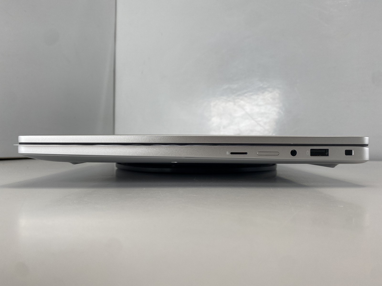 Dell Laptop Pro 16 Plus PB16250 16″ Intel Core Ultra 7 266V 512GB- Silver