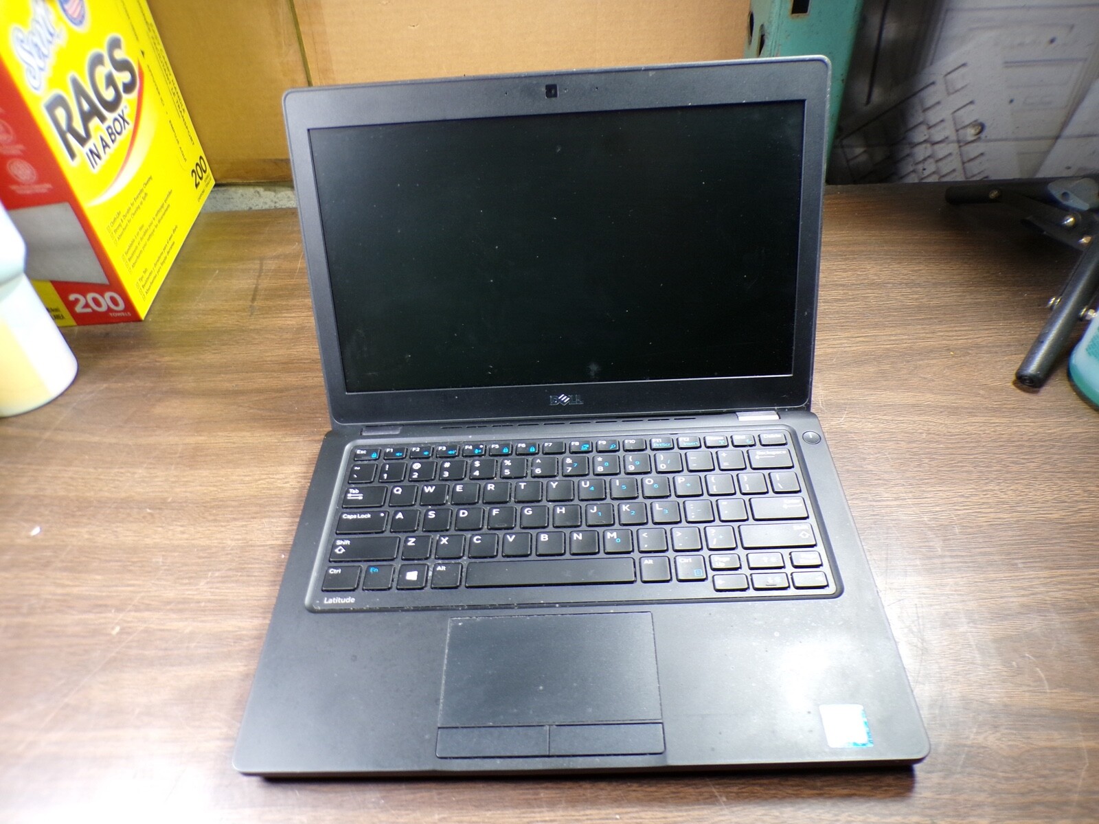 DELL LATITUDE 5280 INTEL CORE i3-7100U 2.40GHZ 8GB RAM **BIOS L0CKED **NO HD