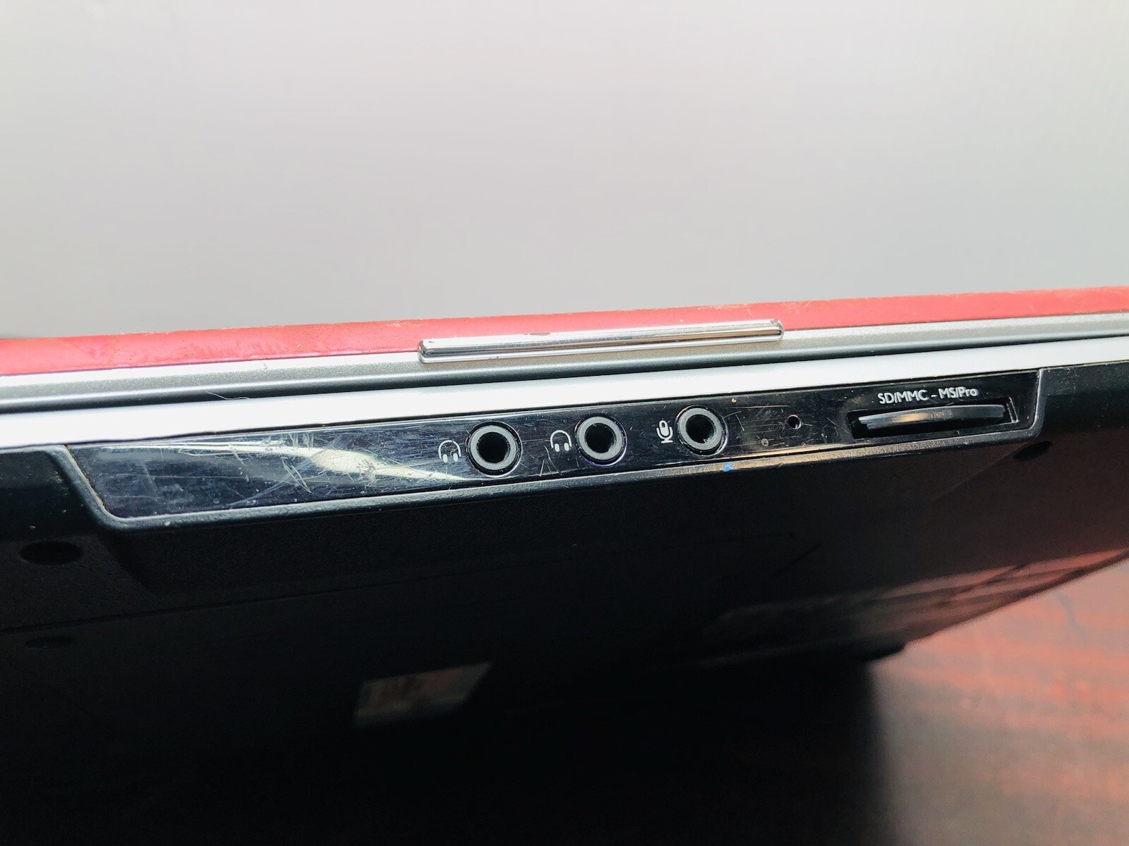 Dell Inspiron 1525 15.4″ Laptop , FOR PARTS ! Memory Sticks Hard drive