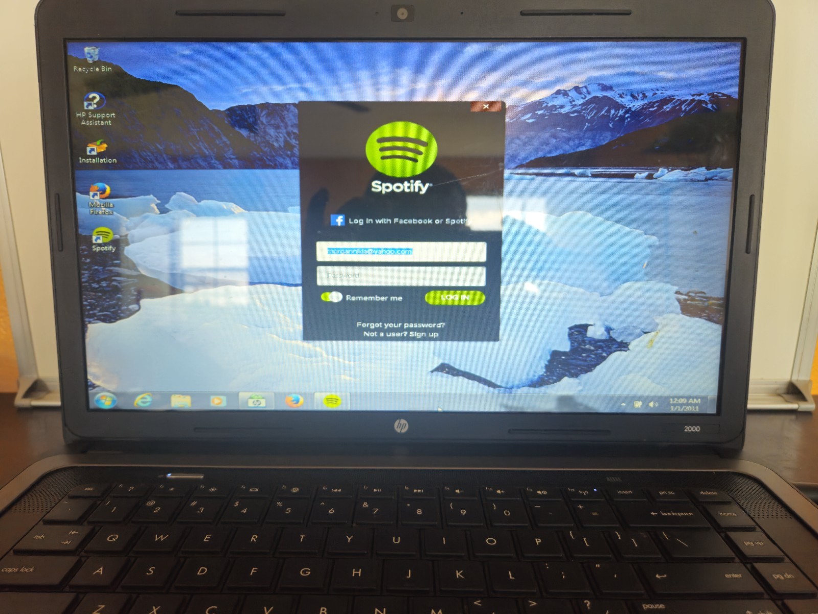 hp 2000 notebook pc | Gray In Color. Holds Charger Good.