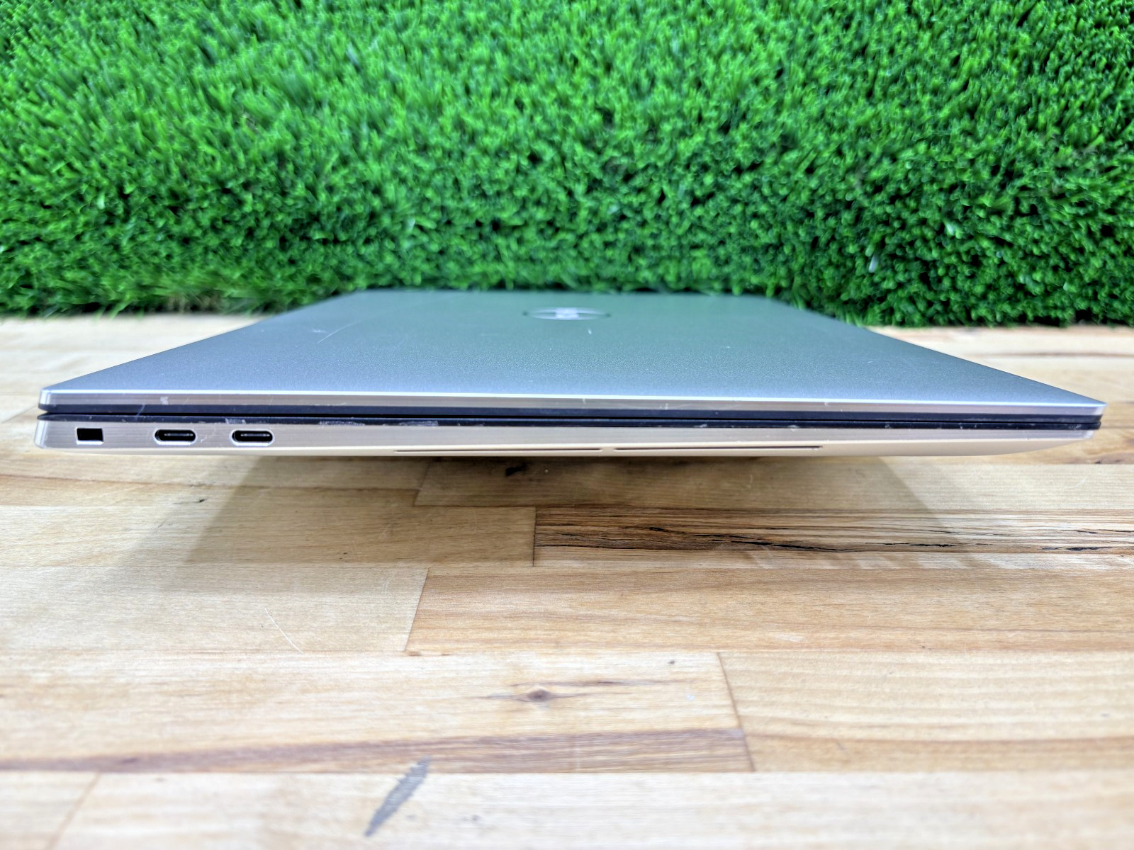 Dell XPs 15 9500 Intel i9-10th Gen 2.40GHz 16GB RAM 512GB SSD Windows 11 Pro*