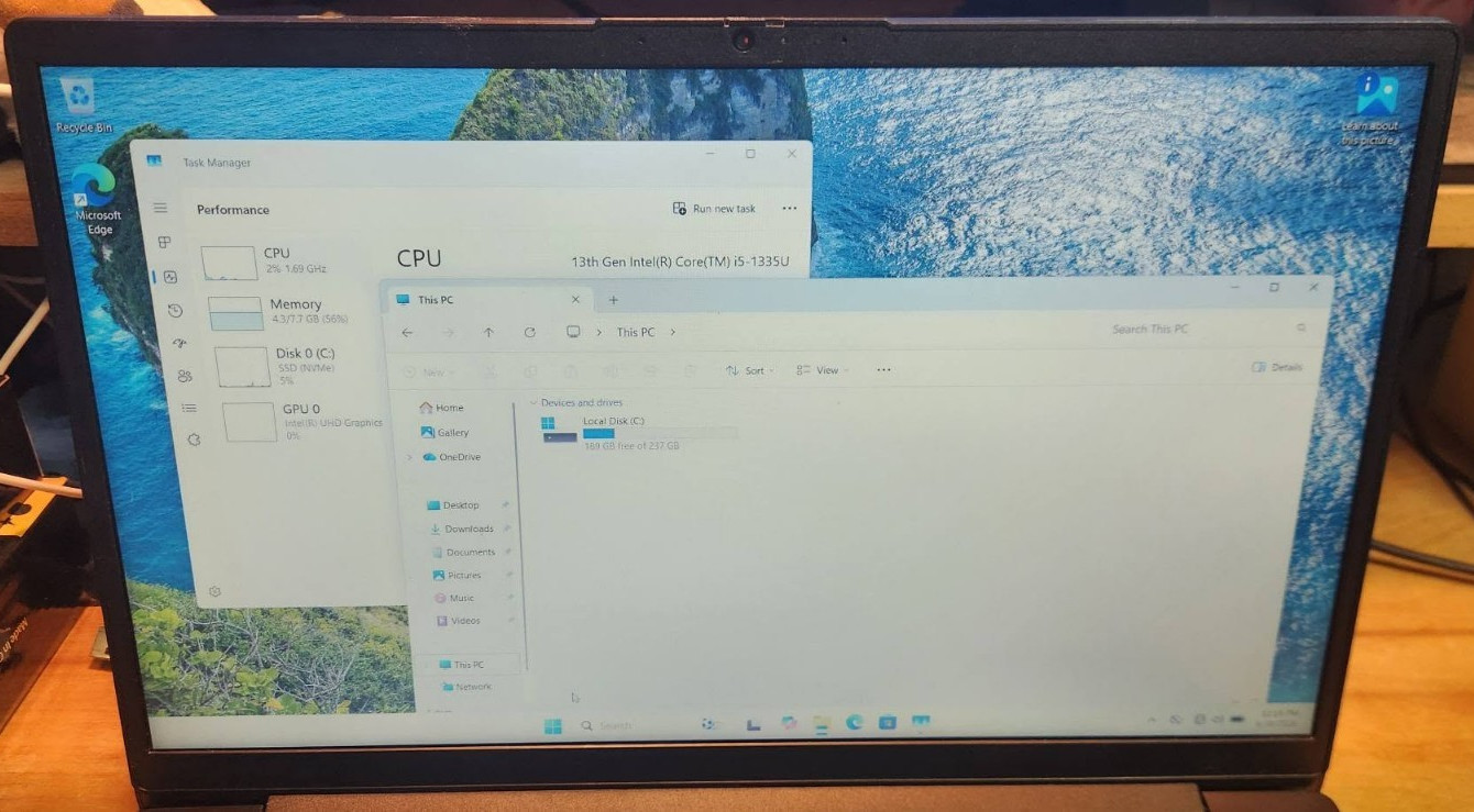 Lenovo V15 G4 Core i5 8GB RAM 256GB M.2 WIN11 WITH CHARGER