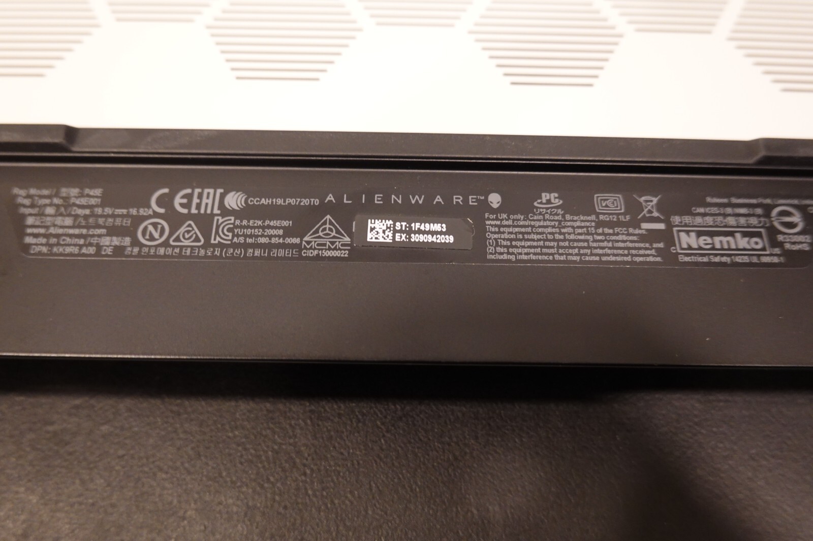 Alienware M15 R3 15.6″ Gaming Laptop i9-10980HK 32 GB Ram RTX 2080 No OS No M.2