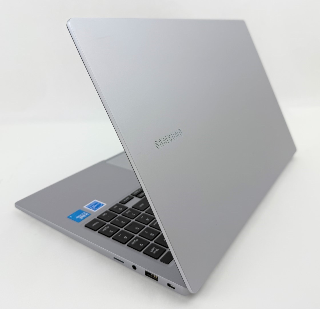 Samsung Galaxy Book4 15.6″ FHD Core 7-150U 16GB 512GB SSD W11H NP750XGK-KS2US