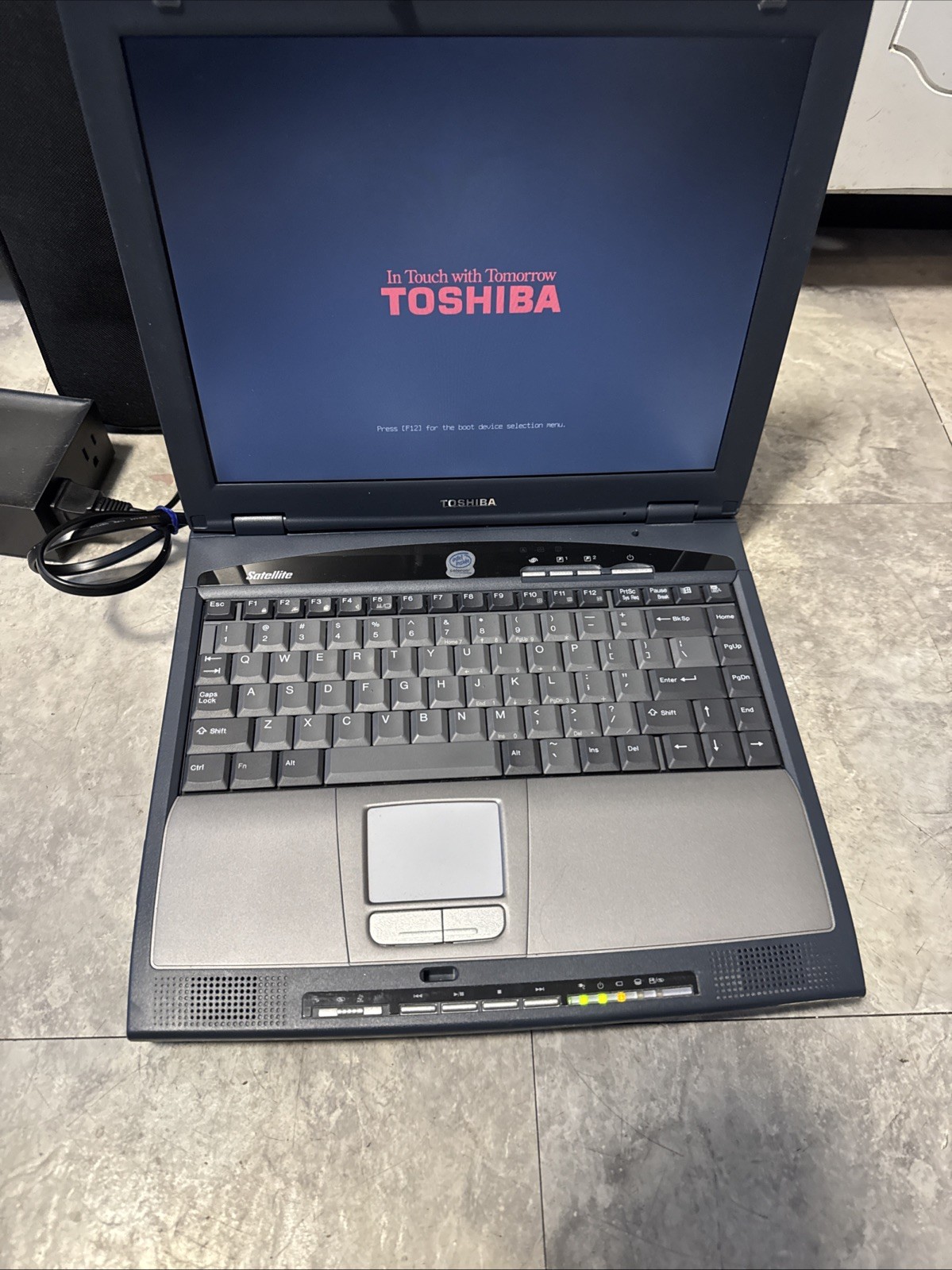 Toshiba Satellite 1805-S204 13.3in. (no HD, 1GHz, 256MB) Notebook/Laptop – Black