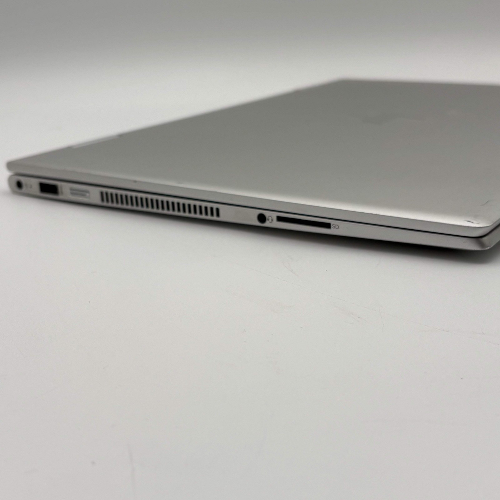 HP Envy x360 15M-DR1012DX 15.6″ i7-10510U 1.8GHz 16GB RAM 512GB SSD
