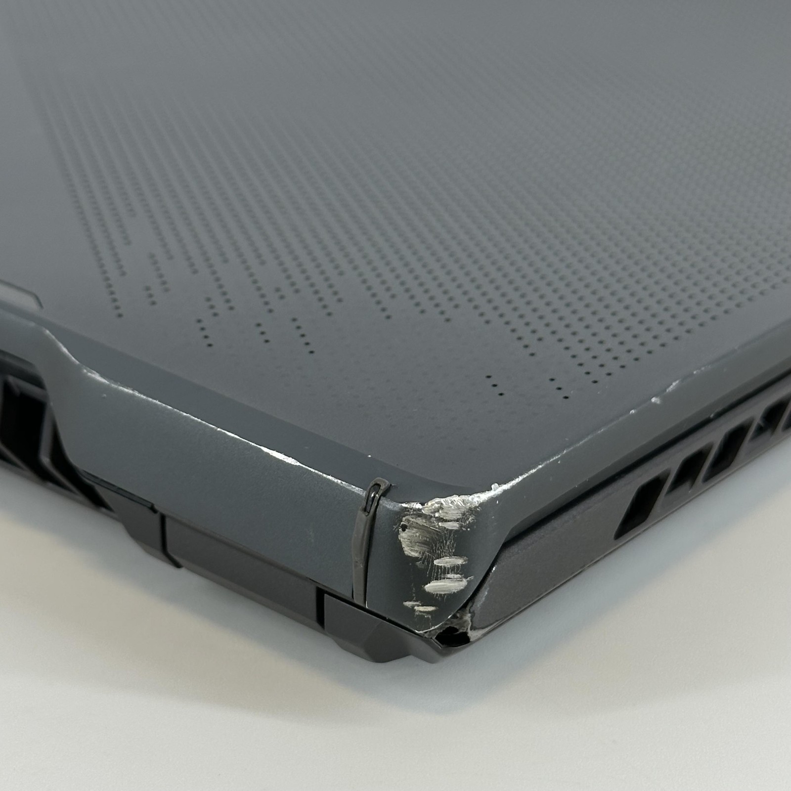 Asus ROG Zephyrus G16 GU603 FHD+ 2.4GHz i7-13620H 24GB 512GB RTX 4060 BAD KEYS