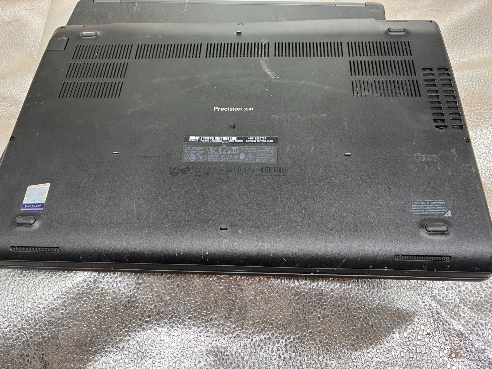 Dell Precision 3541 i7-9850H 2.60 GHz 16GB RAM 512GB SSD Windows 11 Quadro P620