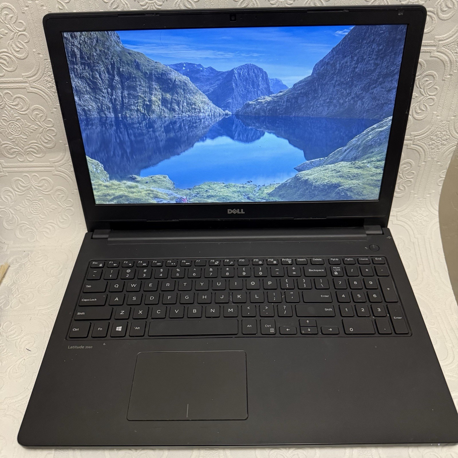 Dell Latitude 3560 15.6″ Laptop i3-5005U 2GHz 4 GB RAM 500 GB HDD Win 11 Pro