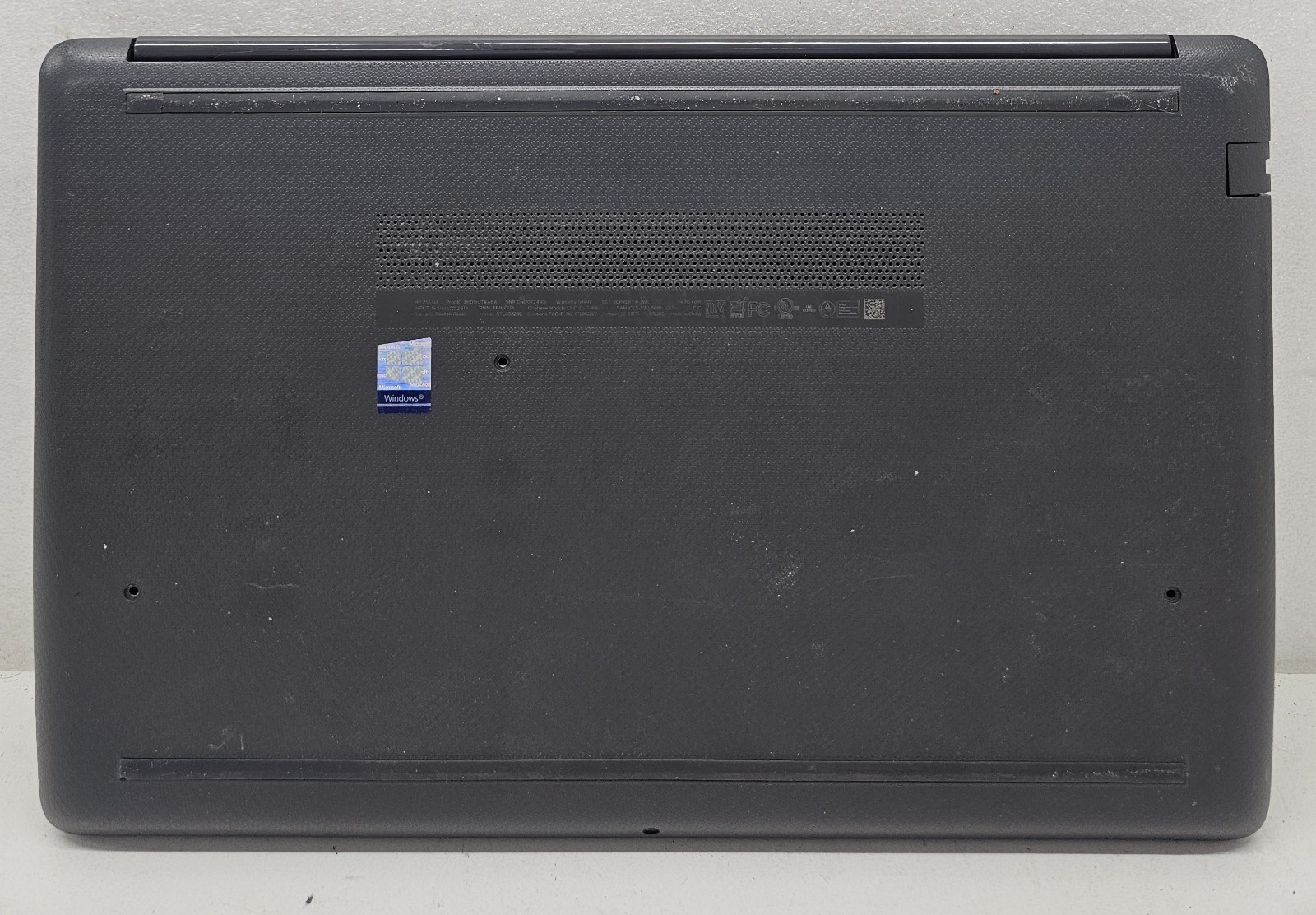 HP 255 G7 15.6″ Laptop AMD Ryzen 3 3200U NO RAM/HD/OS/POWER (FL)