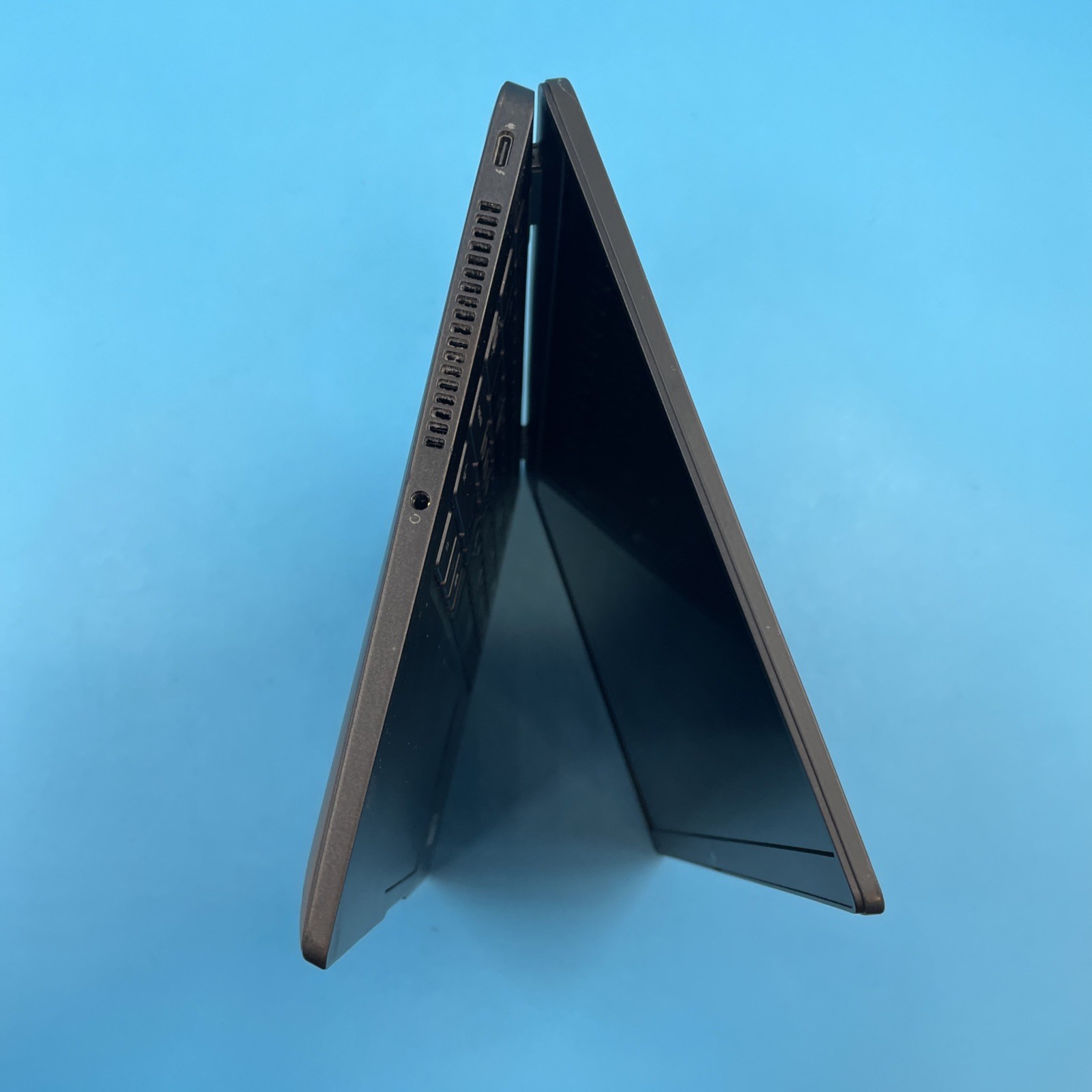Dell Latitude 7420 | i5-1145G7 | 8GB RAM | NO DRIVE | NO OS | 77% BATTERY