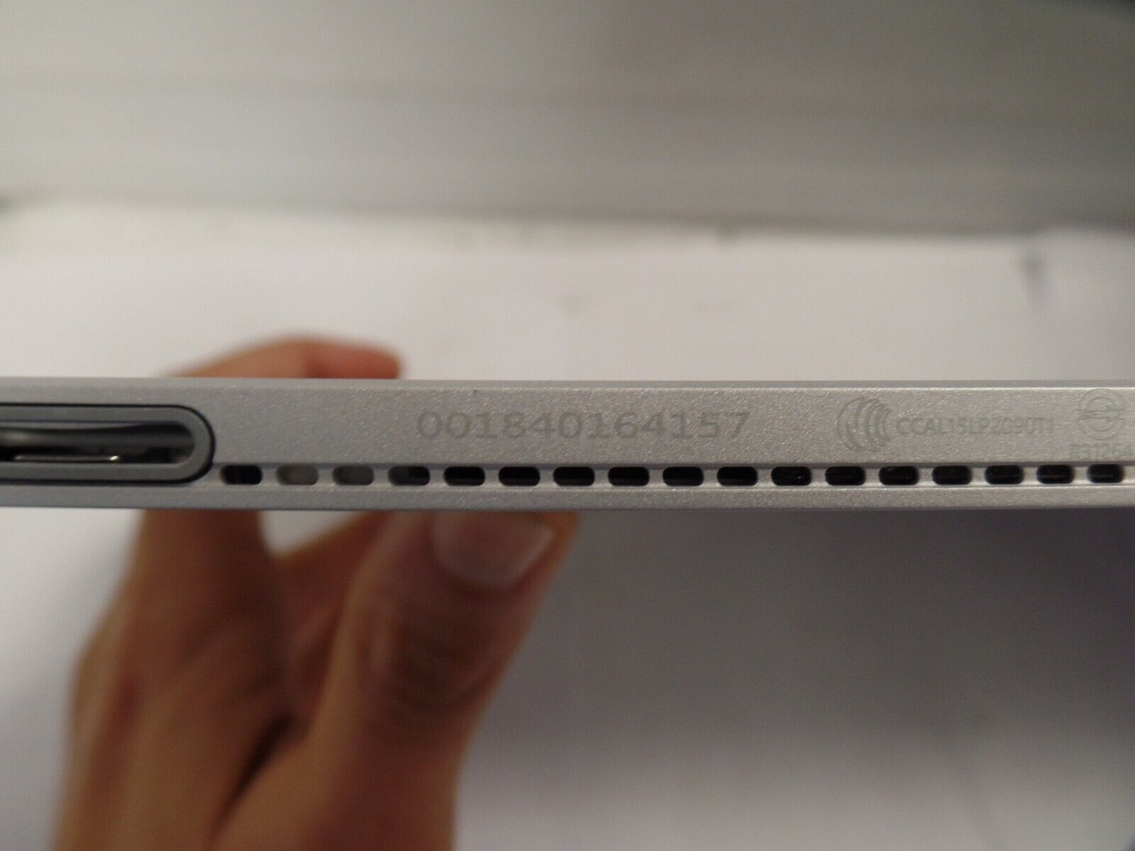 Microsoft Surface Book 1 1703 13″ i7 16GB 1TB SSD ***AS IS NO POWER/CRACKED***