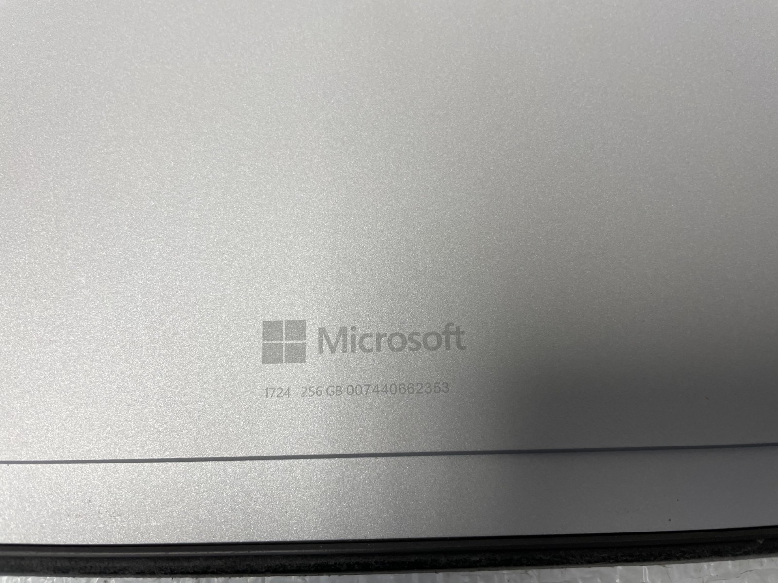 Microsoft Surface Pro 4 1724 i5 8GB RAM 256GB SSD NO OS For Parts *READ