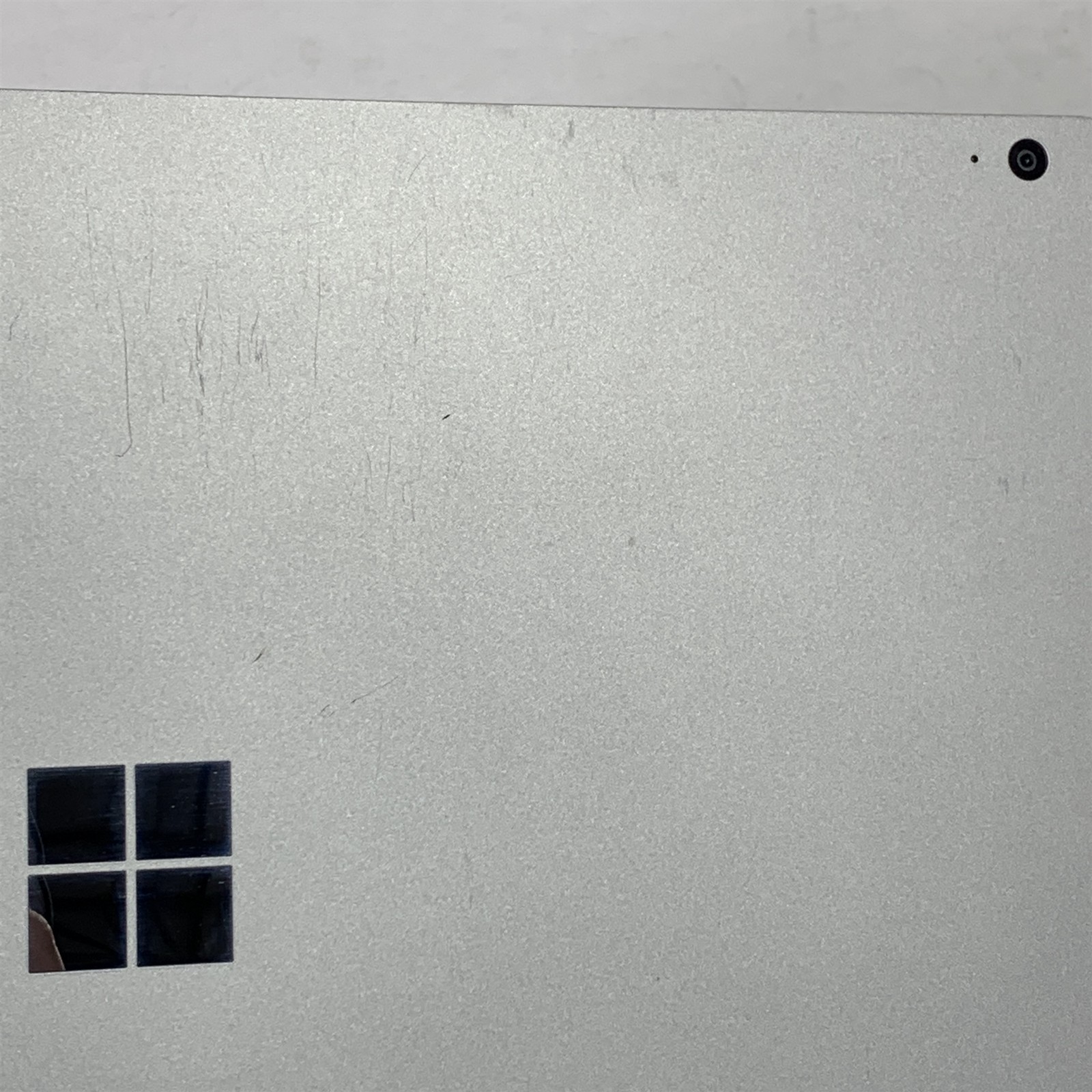 Microsoft Surface Book 3 1900 13.5″ i7-1065G7 1.3GHz 16GB 256GB NVMe SSD – Win11