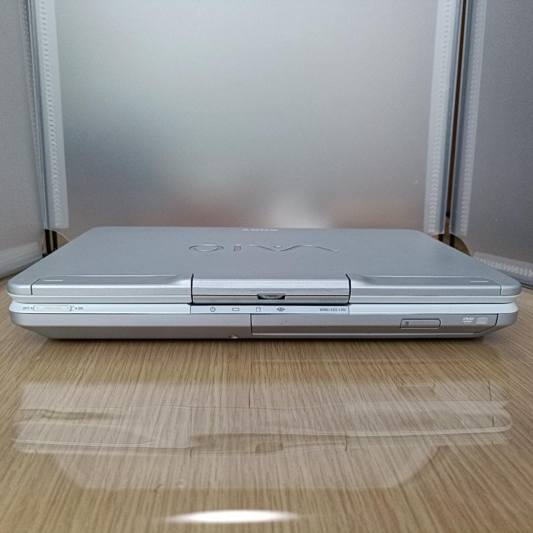 SONY VAIO TR5EB Celeron 900MHz 1GB RAM 40GB HDD DVD Used Japan Genuine