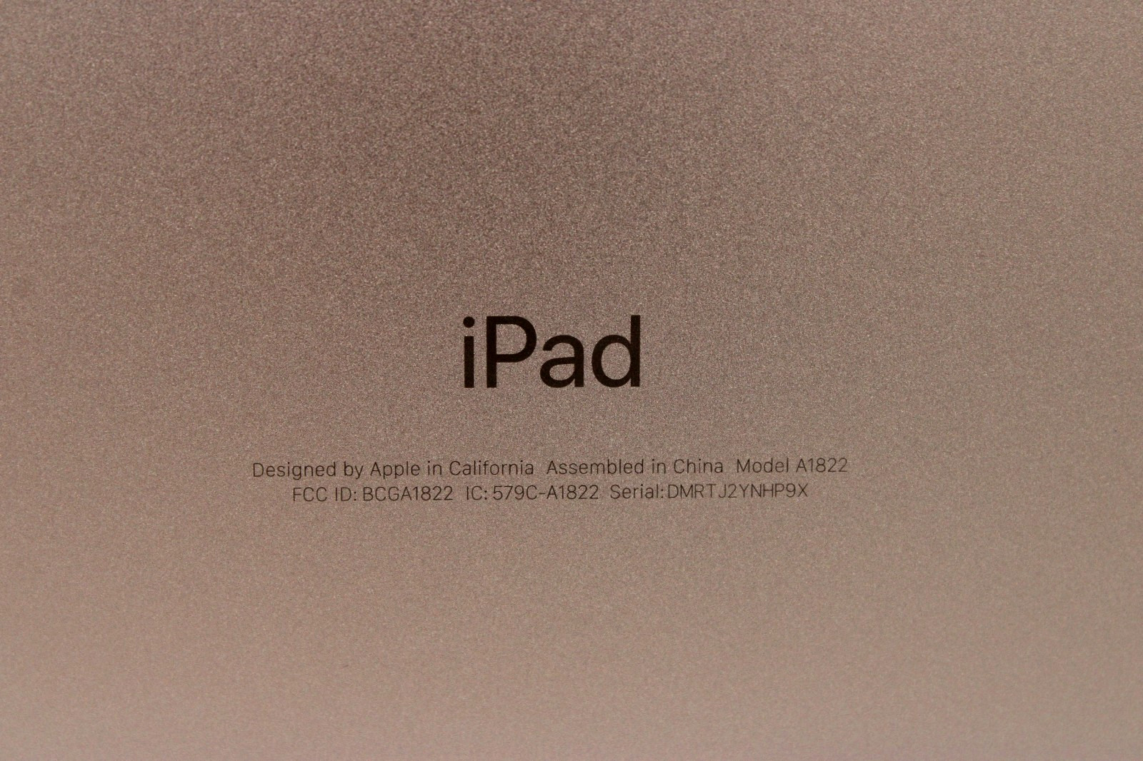 Apple iPad 5th Gen. A1822, 32GB, Wi-Fi, 9.7 in – Gold *PARTS ONLY*