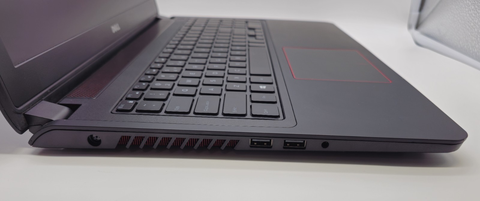 Dell Inspiron 15 5577 | i7-7700HQ | 1TB NVME | 16GB RAM | GTX 1050 | Win 11 Home