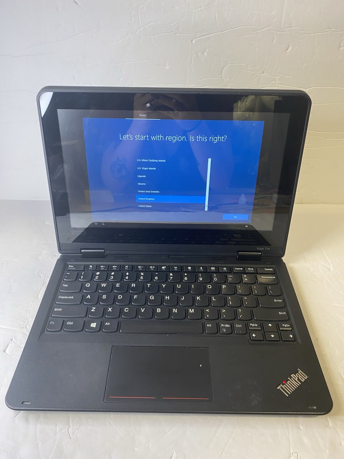 Lenovo ThinkPad Yoga 11e 11.6in 2 in 1 flip TouchScreen Windows 10
