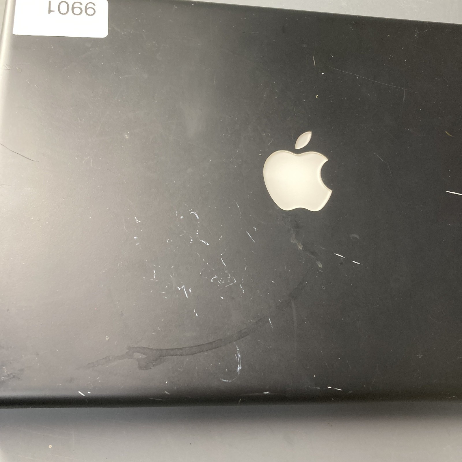 Apple MacBook A1181 13″ Intel Core 2 Duo 2GHz 2GB RAM 160GB HDD Dim Backlight