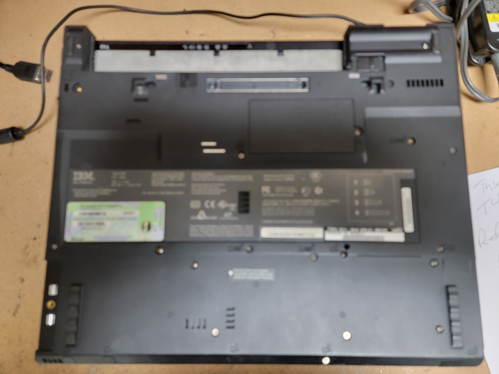 IBM Thinkpad 14″ T43 – Pent M – 1GB Ram – NO HDD NO BATTERY – FOR PARTS
