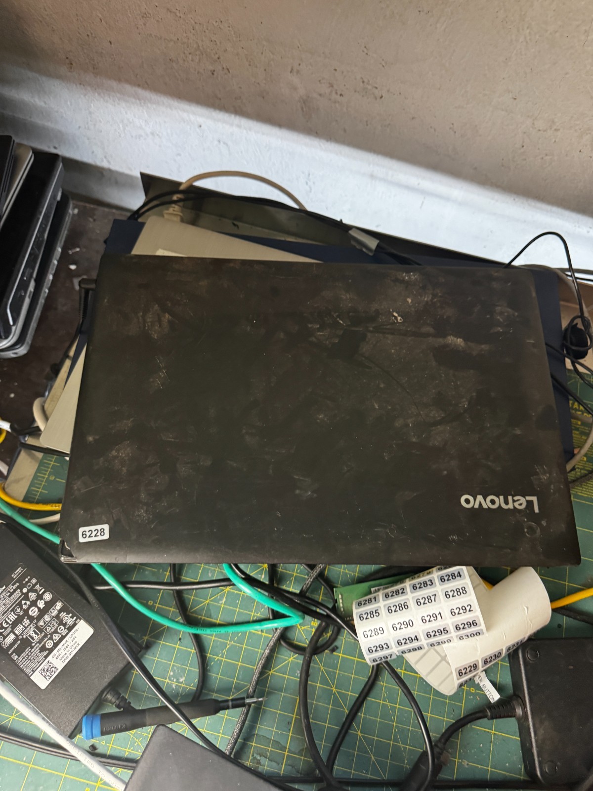 LENOVO IDEAPAD 330 Ryzen 3 2200U, 8GB RAM, 1TB SSD, Win11 *READ #6228