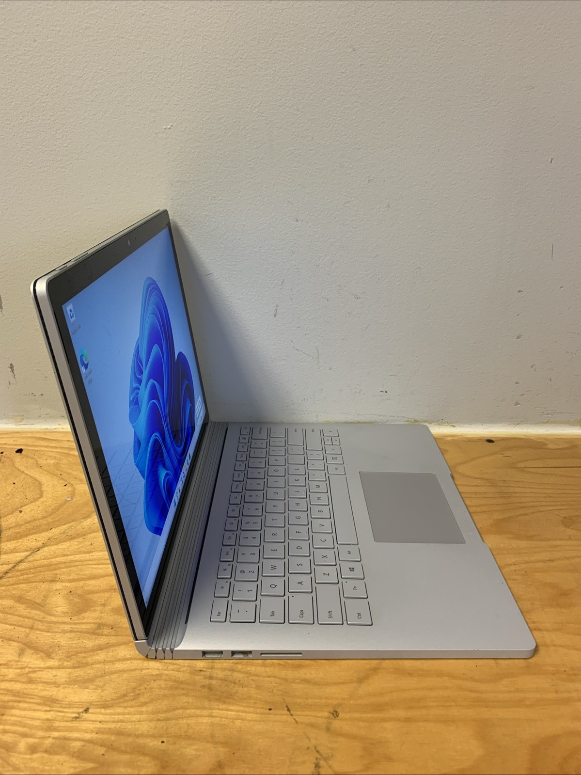 Microsoft Surface Book 2 i7-8650U 16GB RAM 512GB SSD Win11 Pro