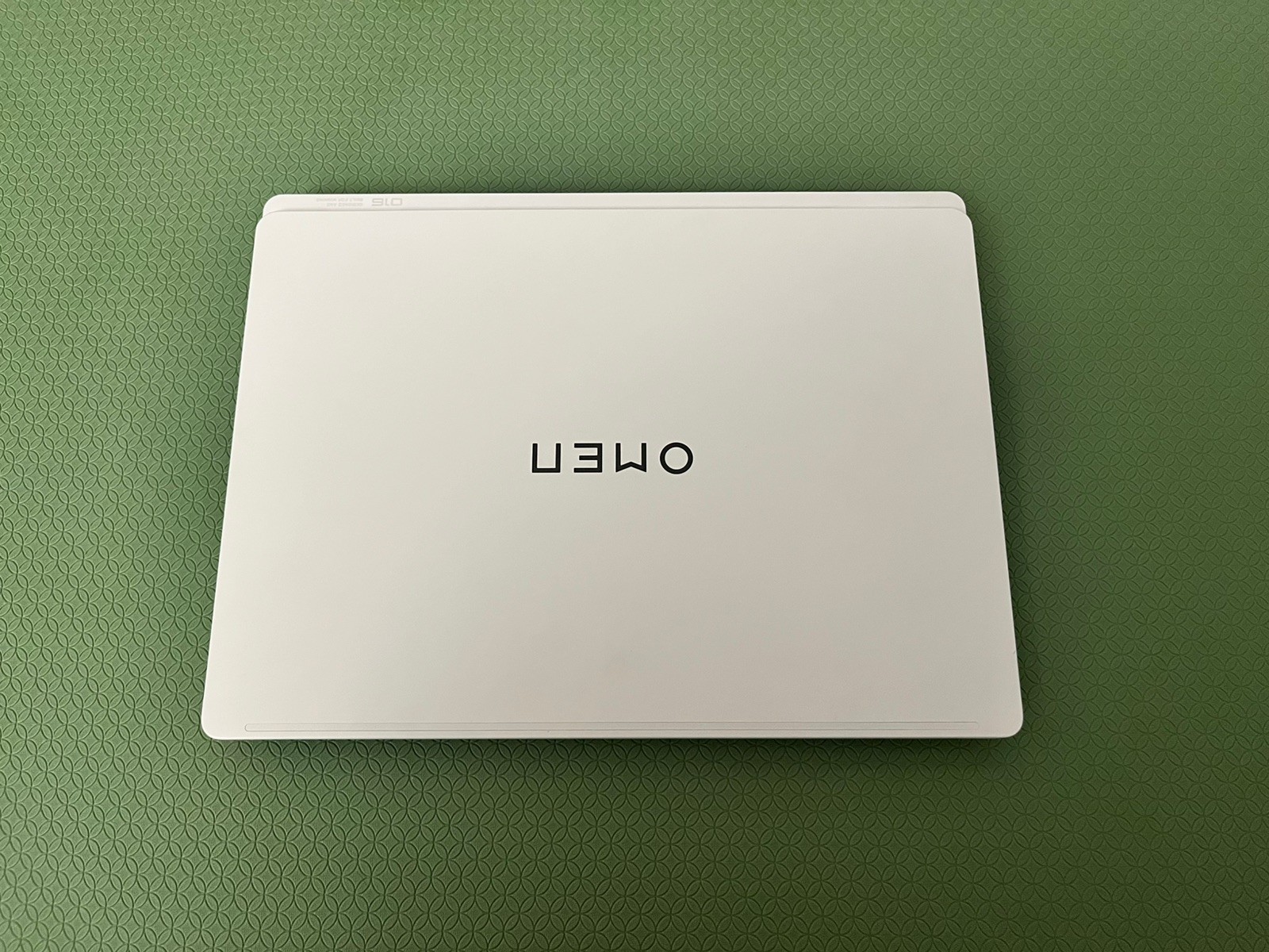 HP Omen 16 Max 5090 Gaming Laptop, Intel 275HX, 1TB SSD, 2.5K 240Hz OLED, White