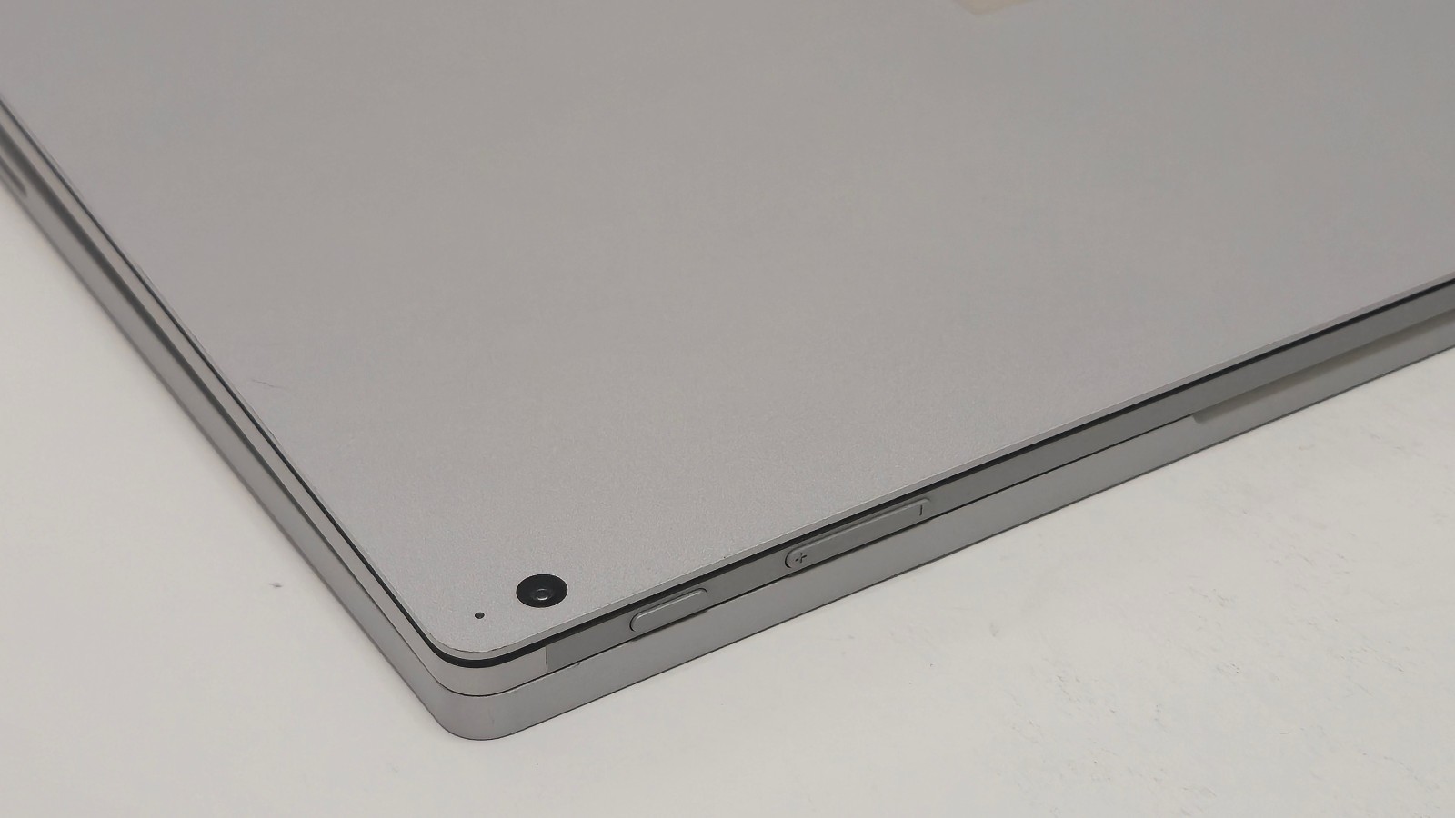 Surface Book 3 15″ (1899) i7-1065G7 32GB RAM 1TB SSD GTX 1660 GPU 6GB GDDR6