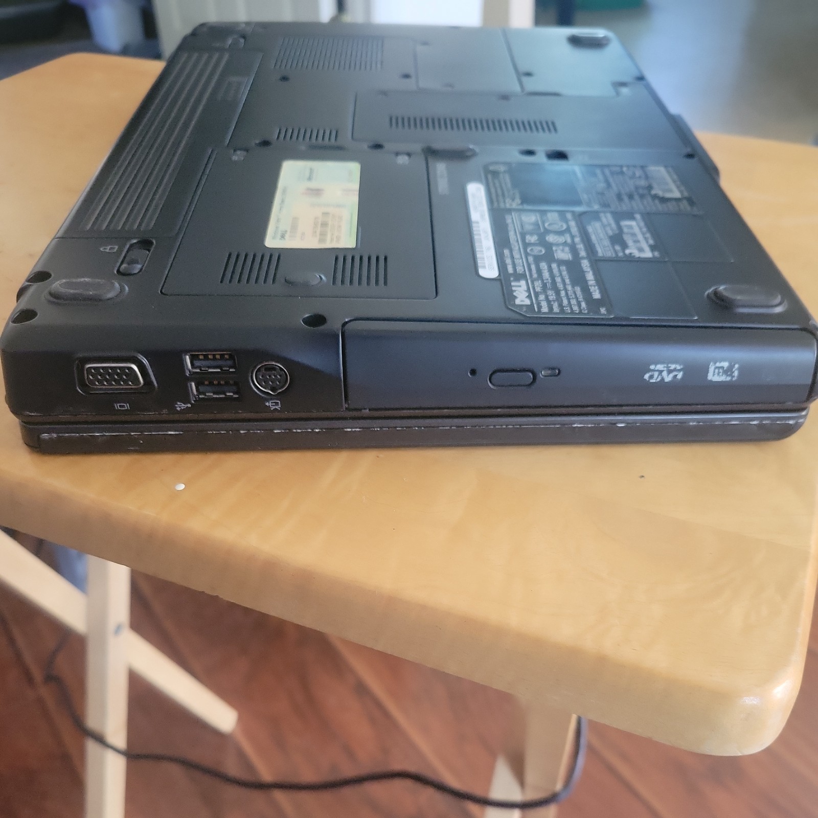 Dell Vostro 1400 Laptop 14” 120GB Intel Core 2 Duo Windows Vista no charger