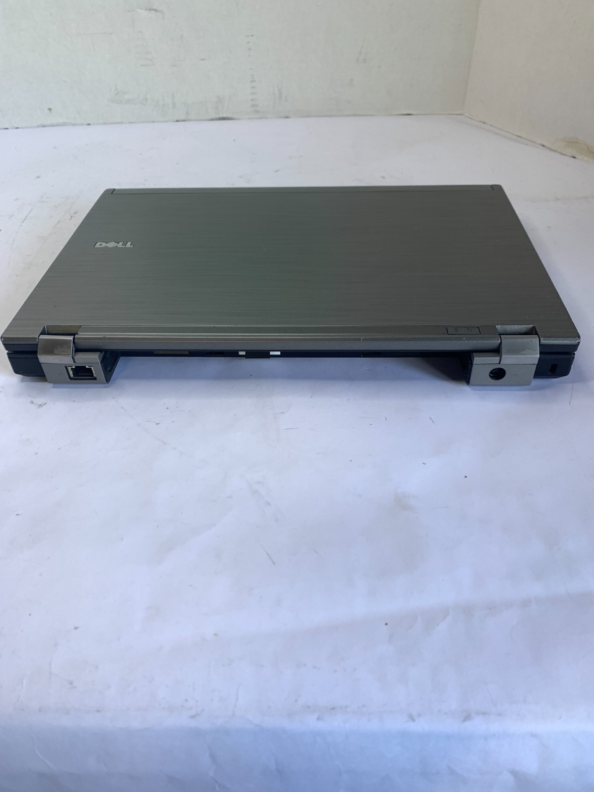 Dell Latitude E4310 – i5 m560 – 8Gb DDR3 – NO HDD/NO SSD – DEAD BATT – Read