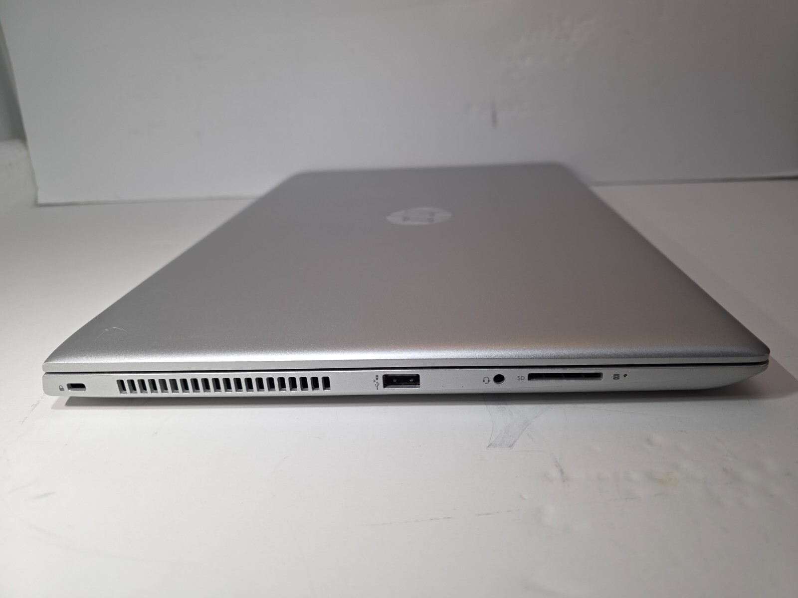 HP ProBook 450 G5 15.6″ / i5-8250U 1.60GHz / 8GB RAM DDR4 / NO SSD / NO CHARGER