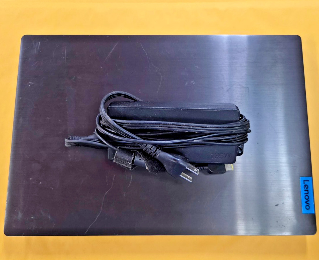Lenovo IdeaPad 3 15.6″ BROKEN SCREEN FOR SALE WITH CHARGER NO SSD 8GB RAM